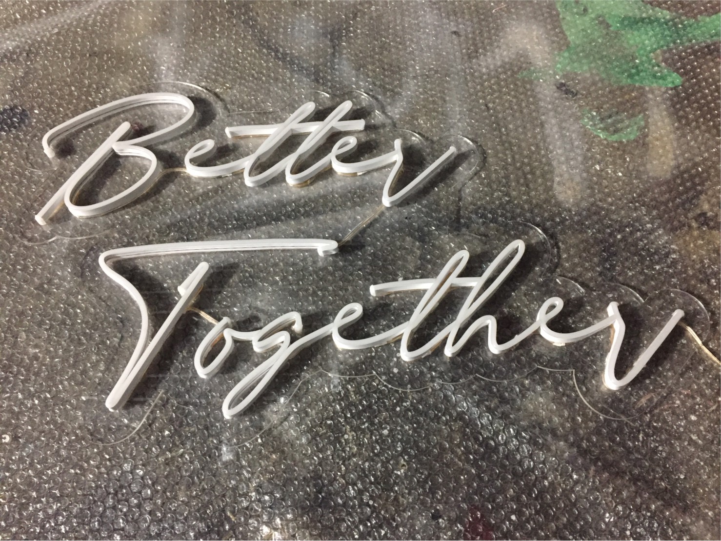 ไฟนีออน เฟค