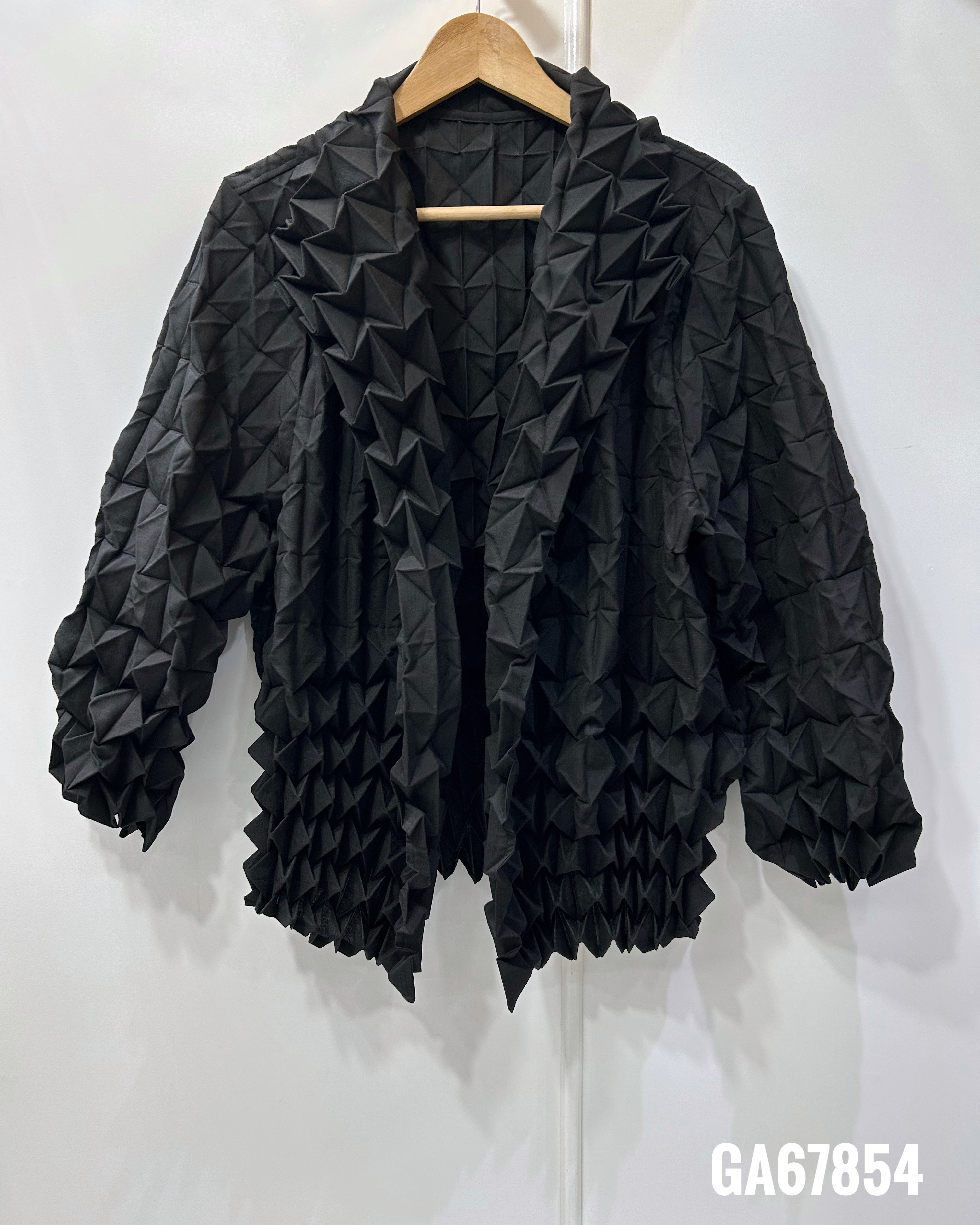 อกถึง 50 นิ้ว 2MUAY รุ่น GA67854 เสื้อคลุมอัดพลีทผ้า Matte COLLAR WRAP WAIST TIE PLEATED CARDIGAN FREE SIZE