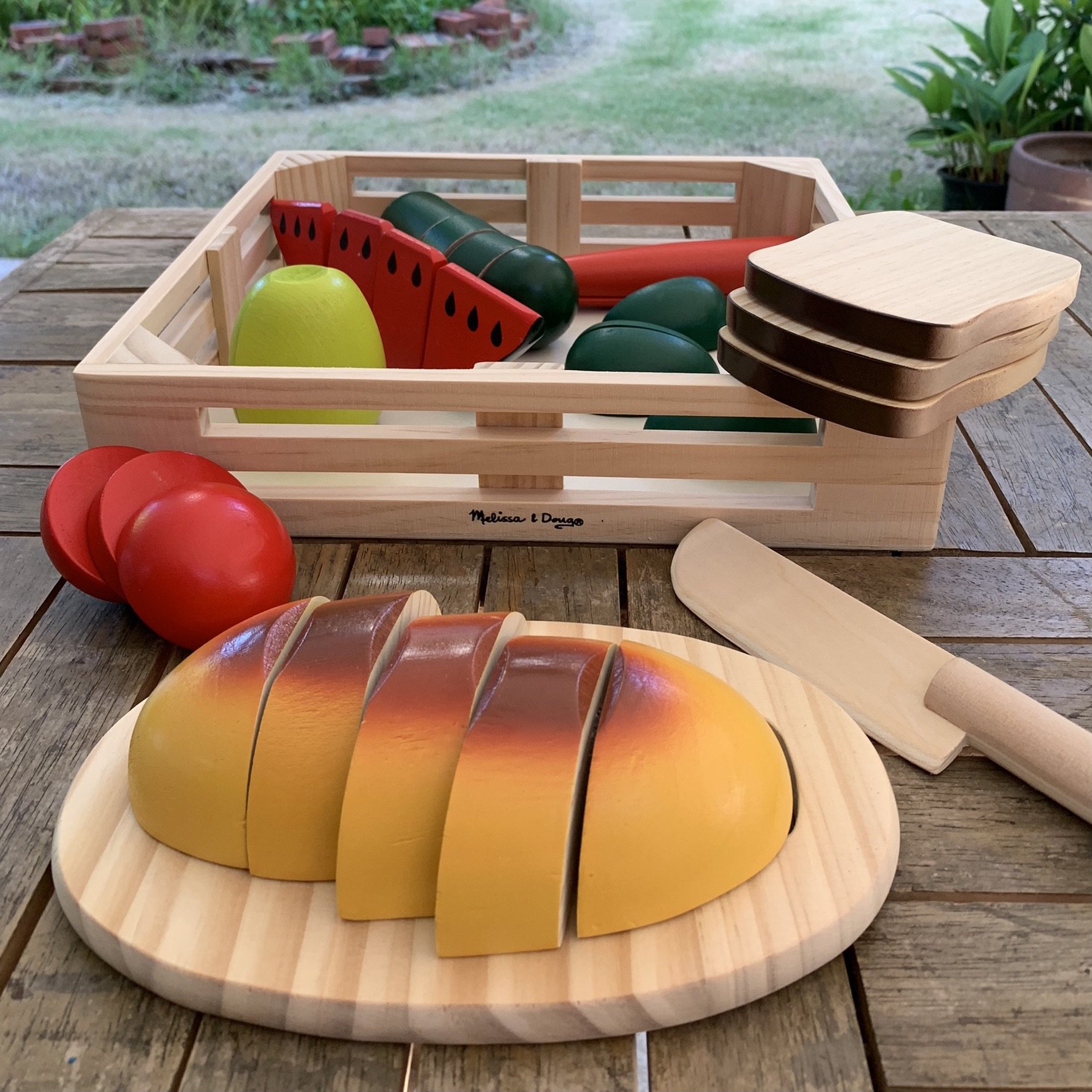 ชุดเล่นหั่นอาหาร มีเวลโคร่ตีนตุ๊กแกพร้อมมีด & ถาดไม้ Melissa & Doug Cutting Food รุ่น 0487 ของเล่นเสริมพัฒนาการเด็ก