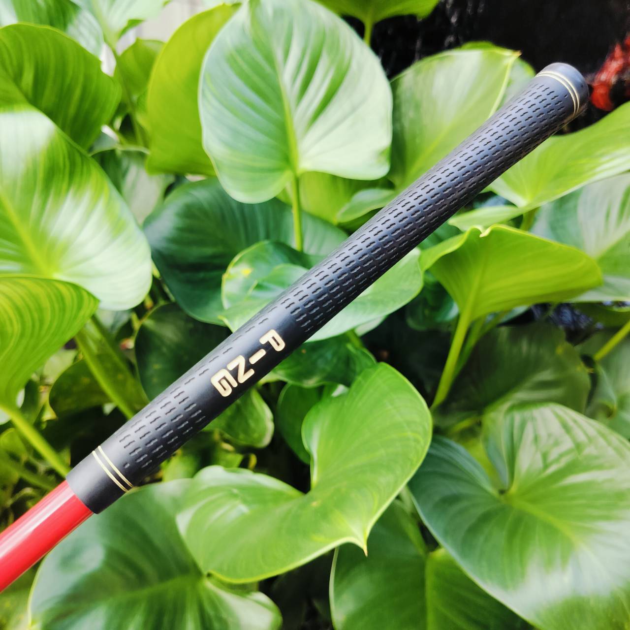 ***ไม้กอล์ฟเด็ก*** Driver PING MOXIE มี COVER แท้ ก้าน PING ความยาว 35 นิ้ว หัวใหญ่ 370 CC. เทียบกับขนาด เป็นหัวไม้ที่ใหญ่มาก ตีง่าย เสียงเพราะ วัสดุ BETA TITANIUM เหมือนของผู้ใหญ่ ไม้กอล์ฟพรีเมี่ยมมือสอง ของแท้ By NakaraLuxurious