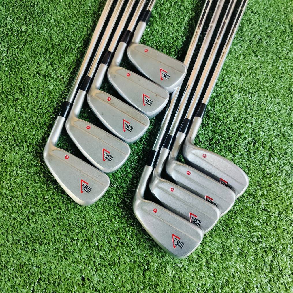 ชุดเหล็ก Taylormade ICW11 มีเหล็ก 3-9 PW SW ก้าน กริพ เดิมทั้งหมด FLEX S เป็นชุดเหล็กที่ตีมันส์มาก ไม้กอล์ฟพรีเมี่ยมมือสอง ของแท้ By NakaraLuxurious
