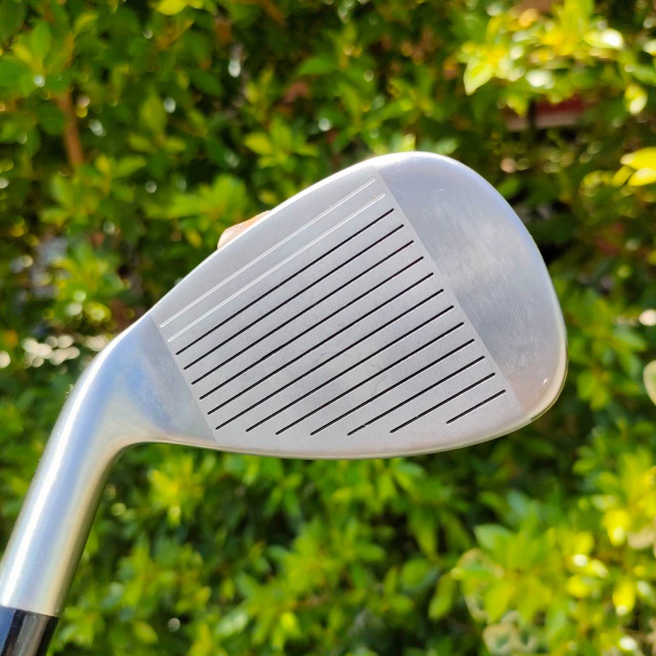 เหล็ก 7 WILSON 431 SS ของใหม่ ตีง่ายและตีไกล วัสดุสุดพรีเมี่ยม หน้าไม้สวย ร่องสวย มีการถ่วงซ้ายขวา ตีตรงมาก ไกลดี CAVITY ลึกๆเลยครับ ตีง่ายมาก ตีสนุก มือหนึ่ง ของแท้ BY NakaraLuxurious