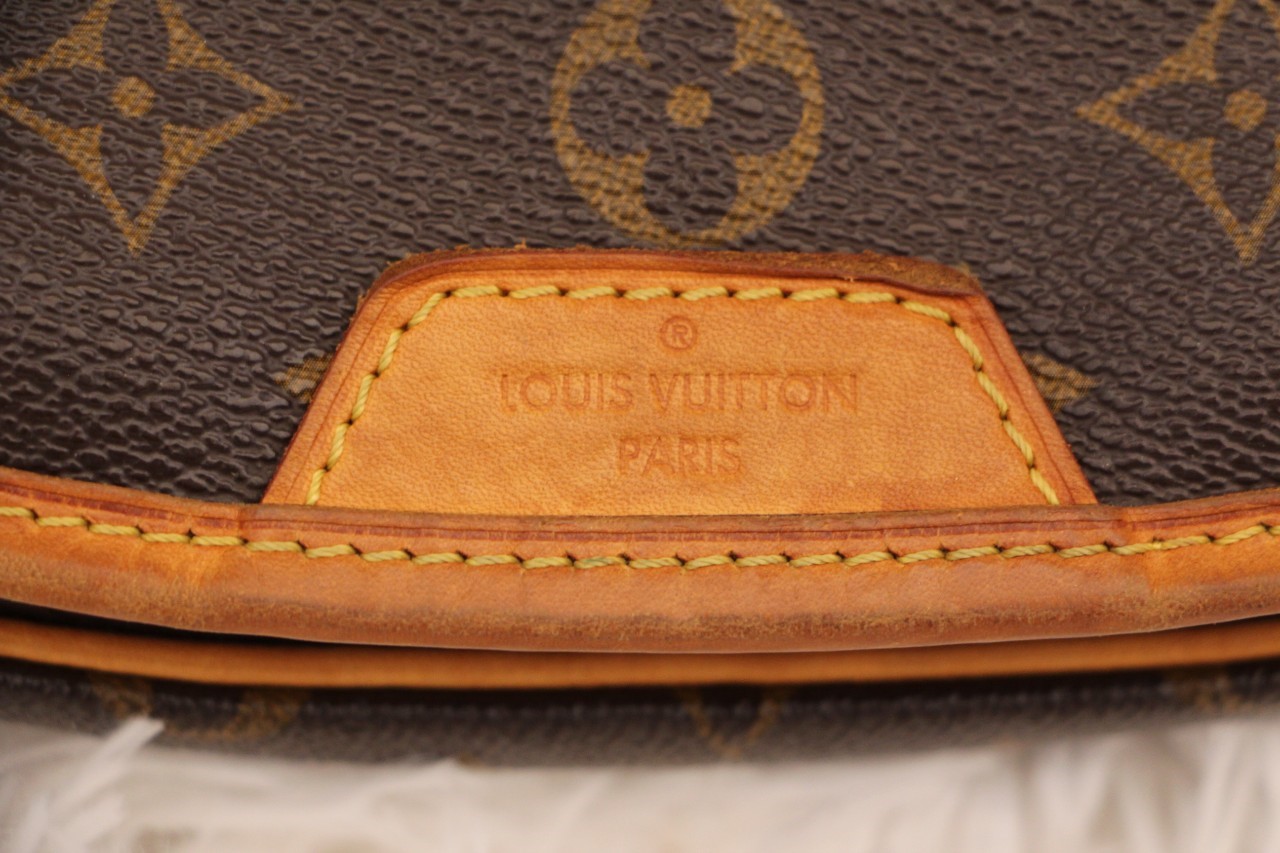 ขายถูกค่า มือสอง LOUIS VUITTON MENILMONTANT PM MONOGRAM CANVAS MADE IN FRANCE DATE CODE DU4111 แท้100%