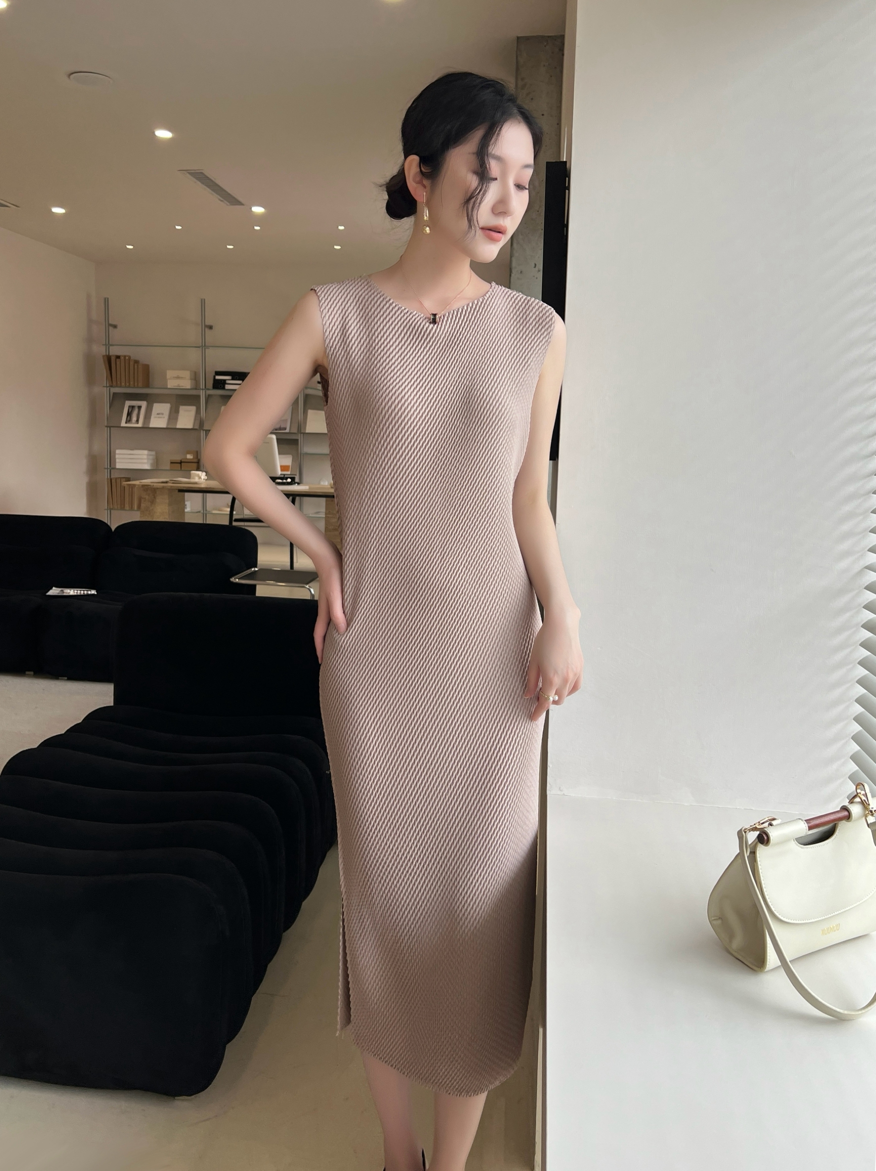2MUAY รุ่น GJO1349 เดรสอัดพลีทคุณภาพ SLEEVELESS DOUBLE PLEATED DRESS 7 สี FREE SIZE