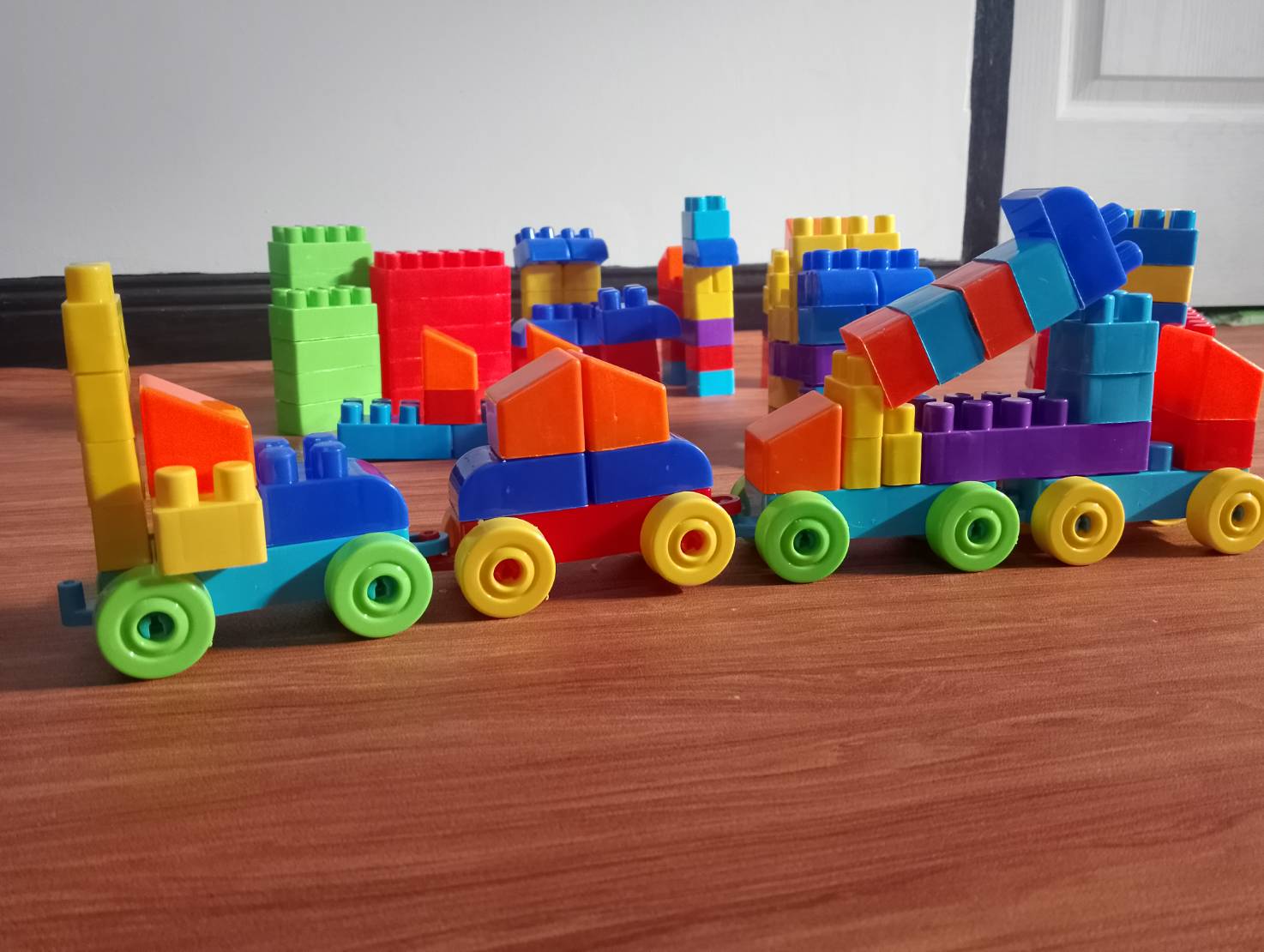 ชุดตัวต่อพลาสติกจำนวน 240 ชิ้น โลโก้เด็กอนุบาล พร้อมส่ง สื่อการสอนอนุบาล ฝึกกล้ามเนื้อมัดเล็ก ของเล่นเสริมพัฒนาการเด็ก