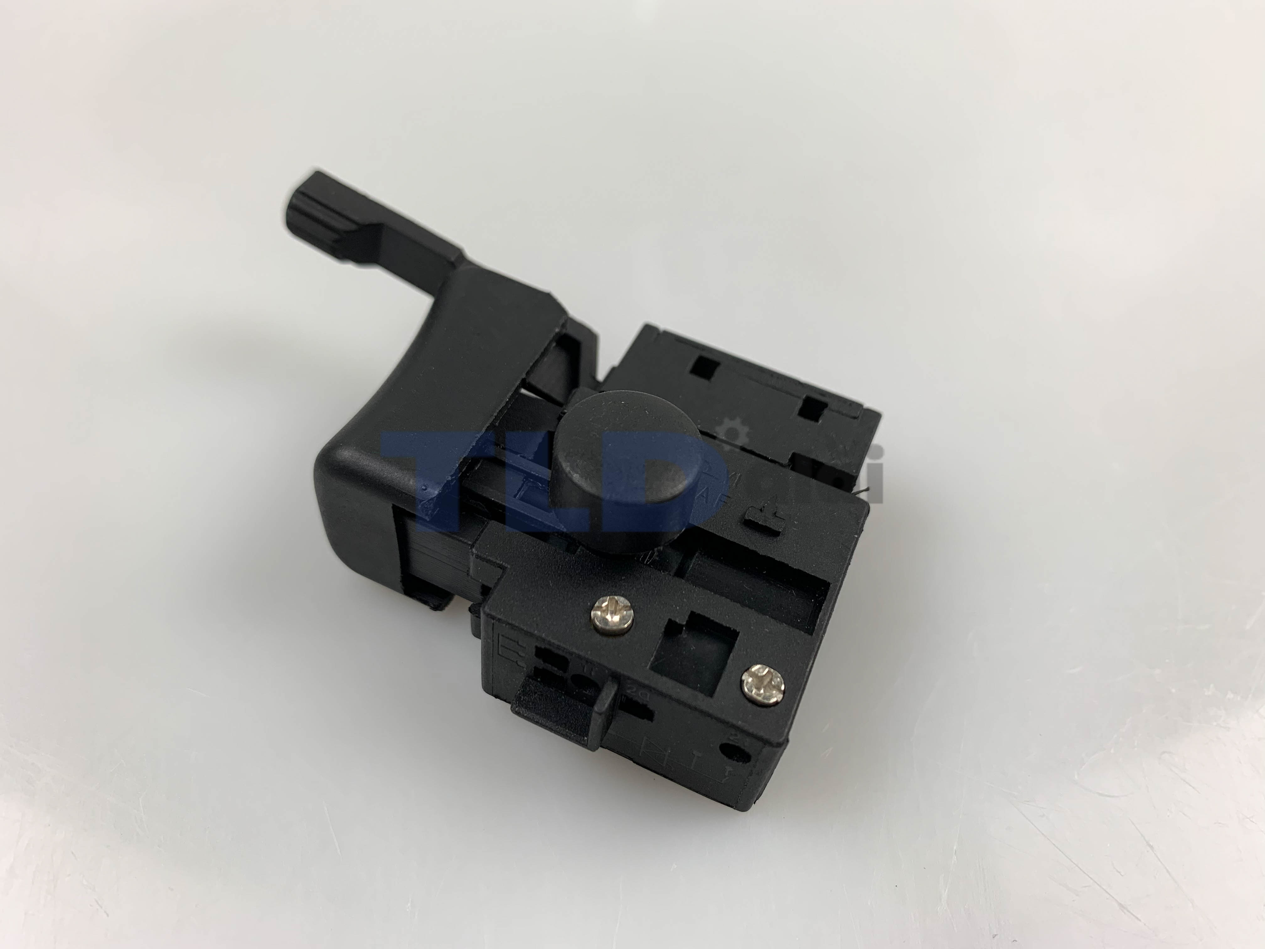 สวิทซ์ #3/1 สว่าน สวิทซ์สว่าน ยี่ห้อ Maktec และ Makita รุ่น MT602, MT603, MT606, MT607, MT651, MT653, MT814, HP1630, 6412, 6413, M6001B, M6501, M6001, M6002B, M8100 สวิทซ์สว่าน มากีต้า แมคเทค (ทุกรุ่นใช้สวิทซ์ตัวเดียวกัน)