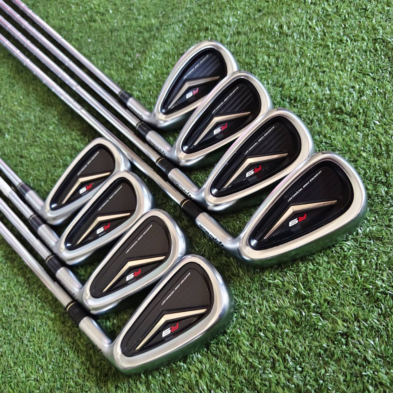 ชุดเหล็ก Taylormade R9 ใช้เทคโนโลยี Inverted Cone Technology ซึ่งช่วยขยายพื้นที่ Sweet Spot
