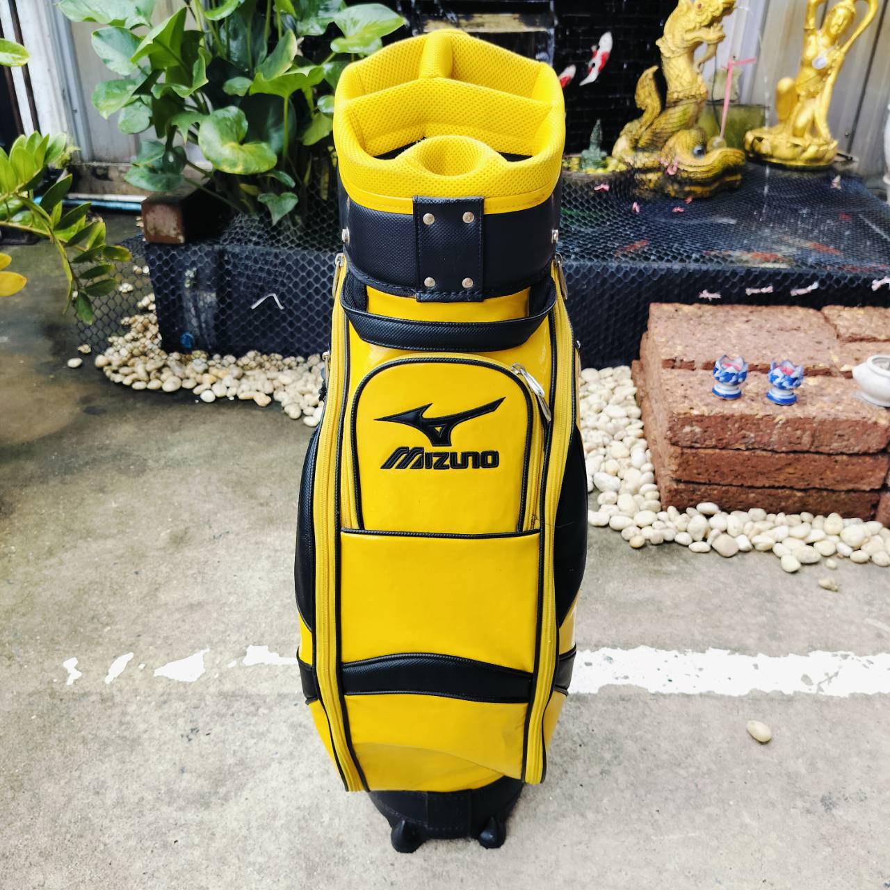 ถุงกอล์ฟ MIZUNO มือสอง ของแท้ สีเหลือง หนังแก้ว สวยมาก ดีไซน์สปอร์ตพรีเมี่ยมญี่ปุ่น