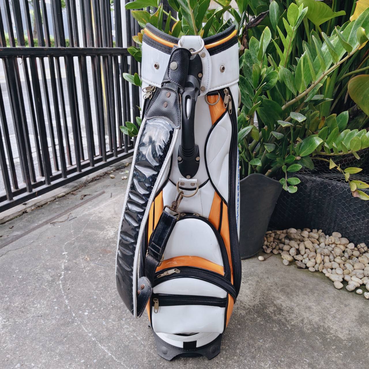 ถุงกอล์ฟ AFT มือสอง สภาพเดิมๆ พร้อมใช้เลยค่ะ