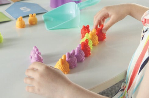 ชุดเกมปัดกวาดฝุ่นกระต่ายน้อย เรียนรู้การนับและ ฝึกกล้ามเนื้อมือ ของเล่นเสริมพัฒนาการ ,ของเล่นเสริมทักษะ,ของเล่นเด็ก, สื่อการสอนอนุบาล