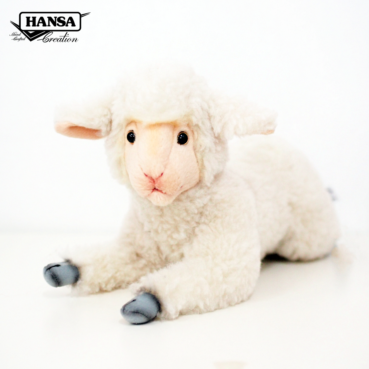 4287 Little Lamb Laying 45 cm.L