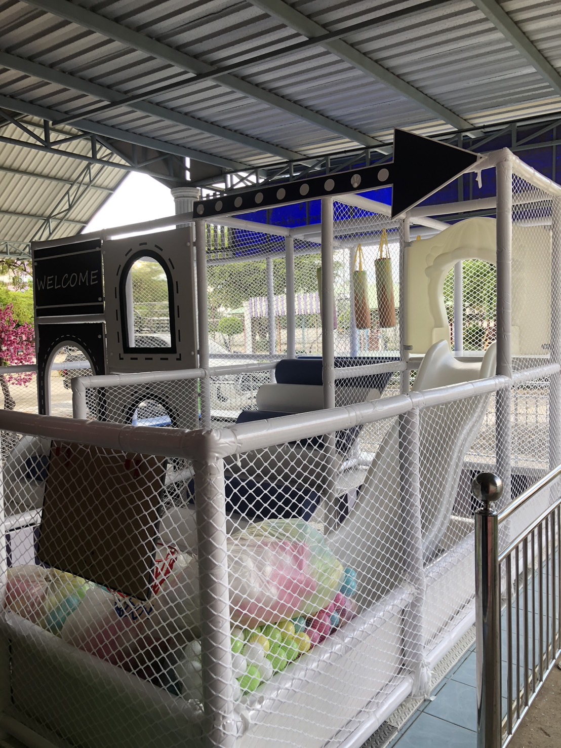 ห้องบอล ชุดสวนสนุกเด็กสีโมเดิร์น สวนสนุกในห้าง รับทำบ้านบอล kids zone สำหรับในศูนย์การค้าในห้าง โรงเรียน