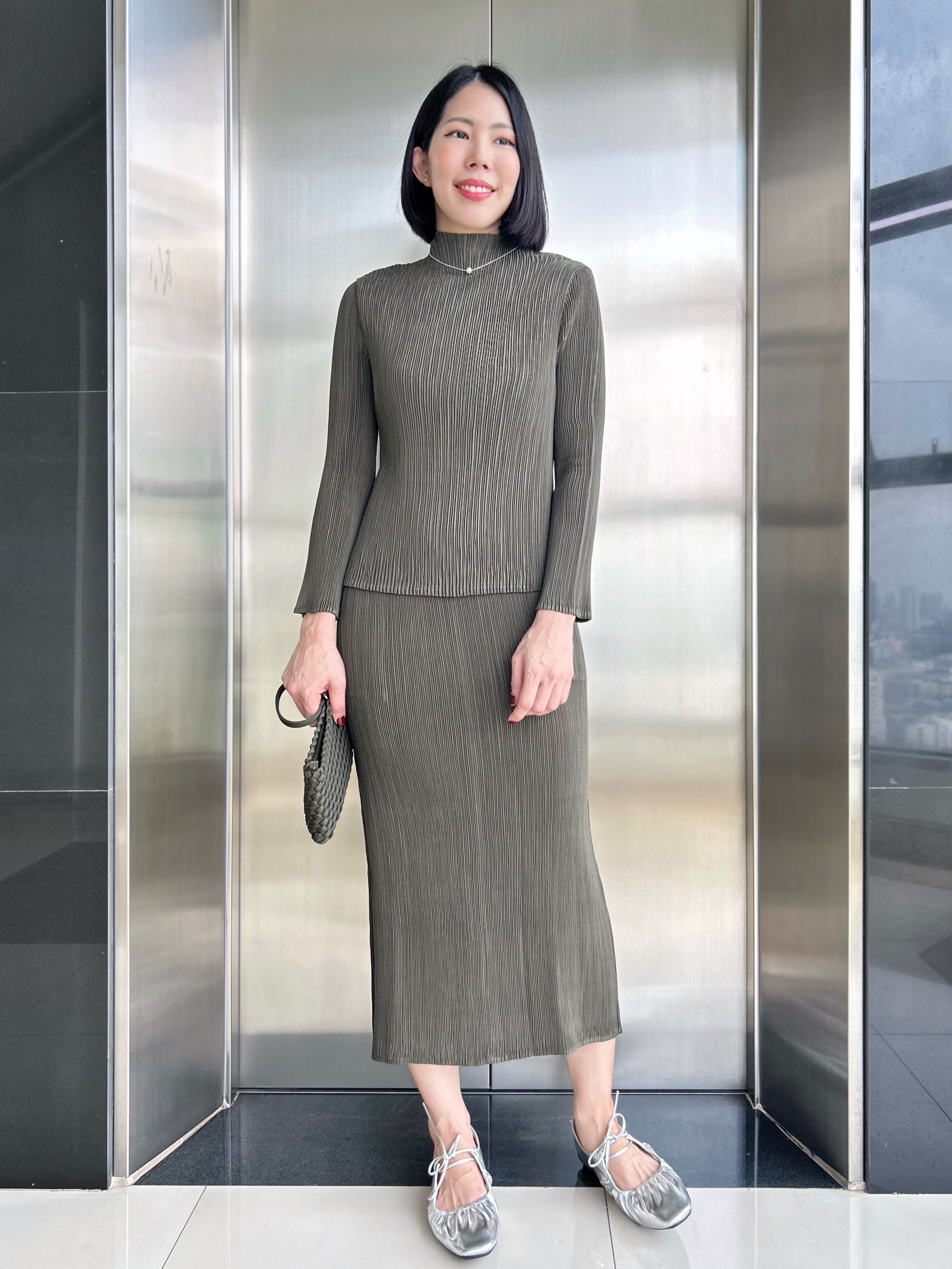 ปรับราคาลง20%!! 2MUAY รุ่น GJO11032/ GJO11044 เซ็ตพลีทผ้าแมตต์ HIGHNECK LONGSLEEVE TOP WITH PENCIL SKIRT PLEATED SET 10 สี FREE SIZE