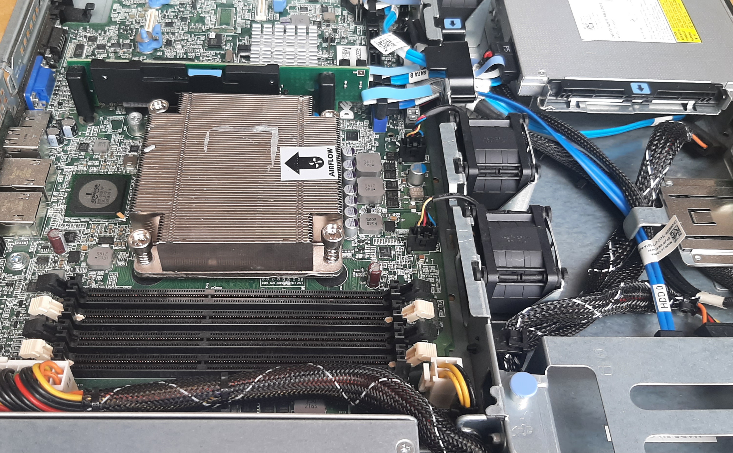 เซิร์ฟเวอร์มือสอง สภาพดี ประกันร้าน 1 เดือน Dell PowerEdge R210ii (E3-1270V2 Ram8GB No HDD)