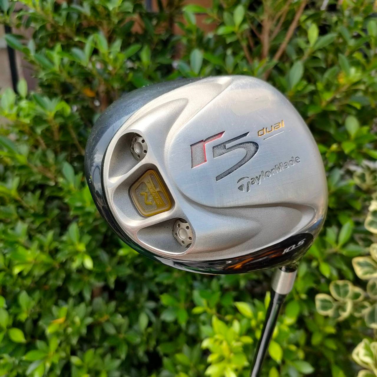 DRIVER TAYLORMADE R5 MAX รุ่นนี้หน้าเด้งพิเศษ มีเขียนว่า MAX หายาก เป็นรุ่นที่ตีไกลแบบสุดขีดเลยครับ องศา 10.5 ก้าน โมดิฟาย GRAPHITE DESIGND PERCHING ก้านดีมากๆ FLEX R กริพ GOLF PRIDE รุ่นนี้หายาก 460 CC หน้าเด้ง ตีไกลสุดขั้ว