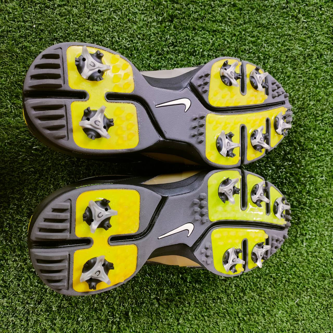 รองเท้ากอล์ฟ NIKE มือสอง ของแท้ มาพร้อมกล่องเดิม พื้นสวยมาก ปุ่มสวยมาก ไซด์ 41 ไม้กอล์ฟพรีเมี่ยมมือสอง ของแท้ By NakaraLuxurious