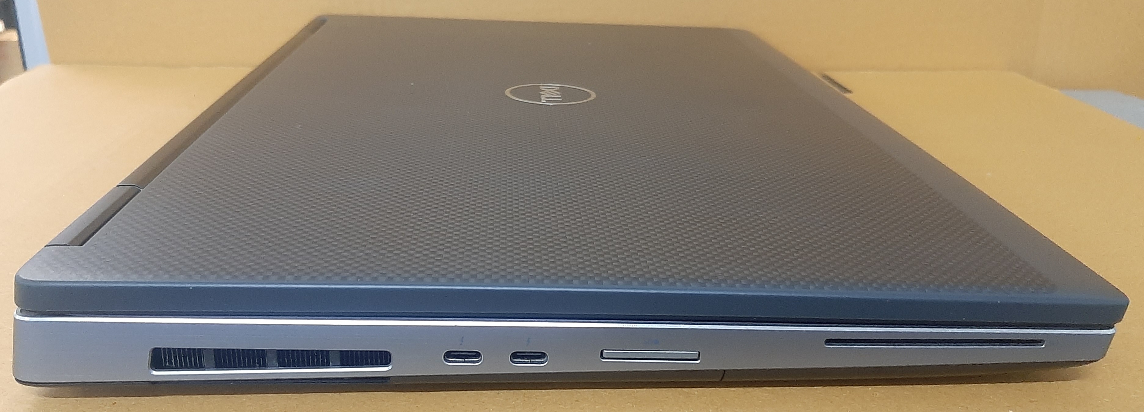 โน๊ตบุ๊คมือสอง สเปคเทพ Dell Precision 7740 (CPU Xeon E-2286M Ram128GB SSD M.2 1TB GPU16GB) พร้อมอะแดปเตอร์ สภาพดี ประกันร้าน 1 เดือน