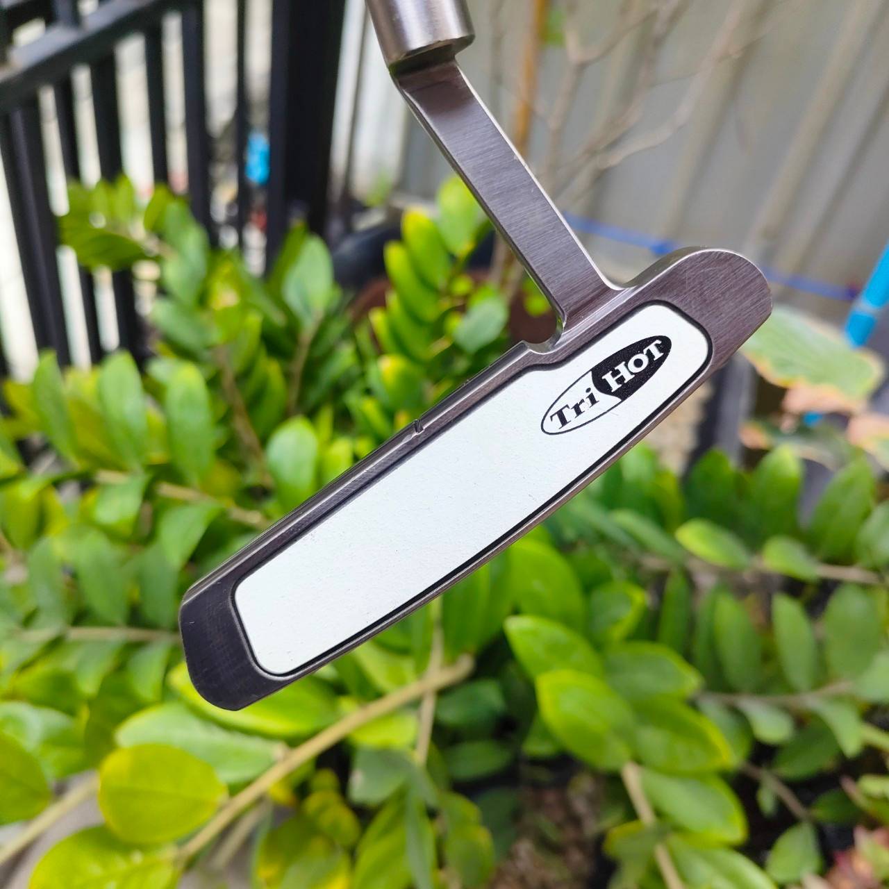 PUTTER ODYSSEY TRi HOT #3 ความยาว 34 นิ้ว วัสดุพรีเมี่ยม วางน้ำหนักไว้ได้ลงตัว โสตรค นุ่มนวลขึ้น 3 เท่า และเกาะไลน์ดีมาก ไม้กอล์ฟพรีเมี่ยมมือสอง By NakaraLuxurious