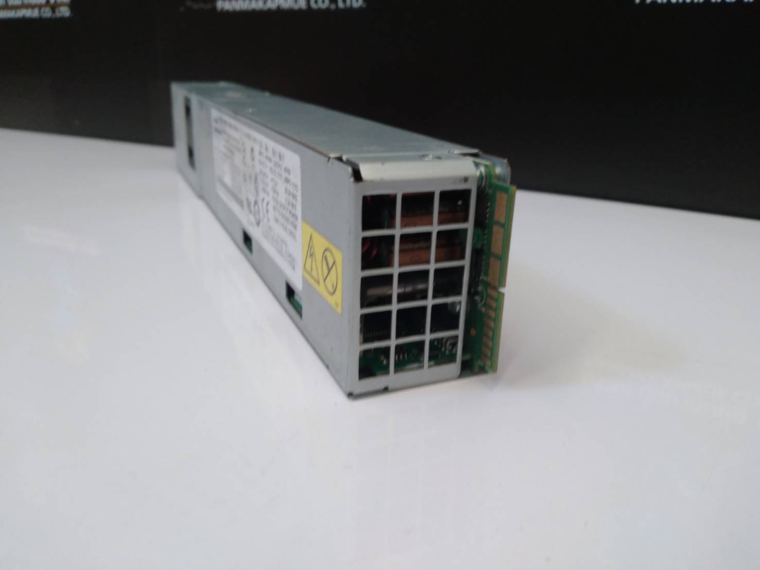 IBM 39Y7218 PSU 675W REDUNDANT POWER SUPPLY 39Y7216 X3530 M4 X3650 M3 X3690 X5