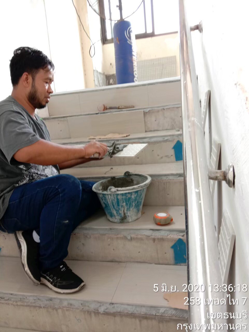 รร.วัดอินทรารามปรับปรุงห้องประชุม และสนามกีฬาในร่ม