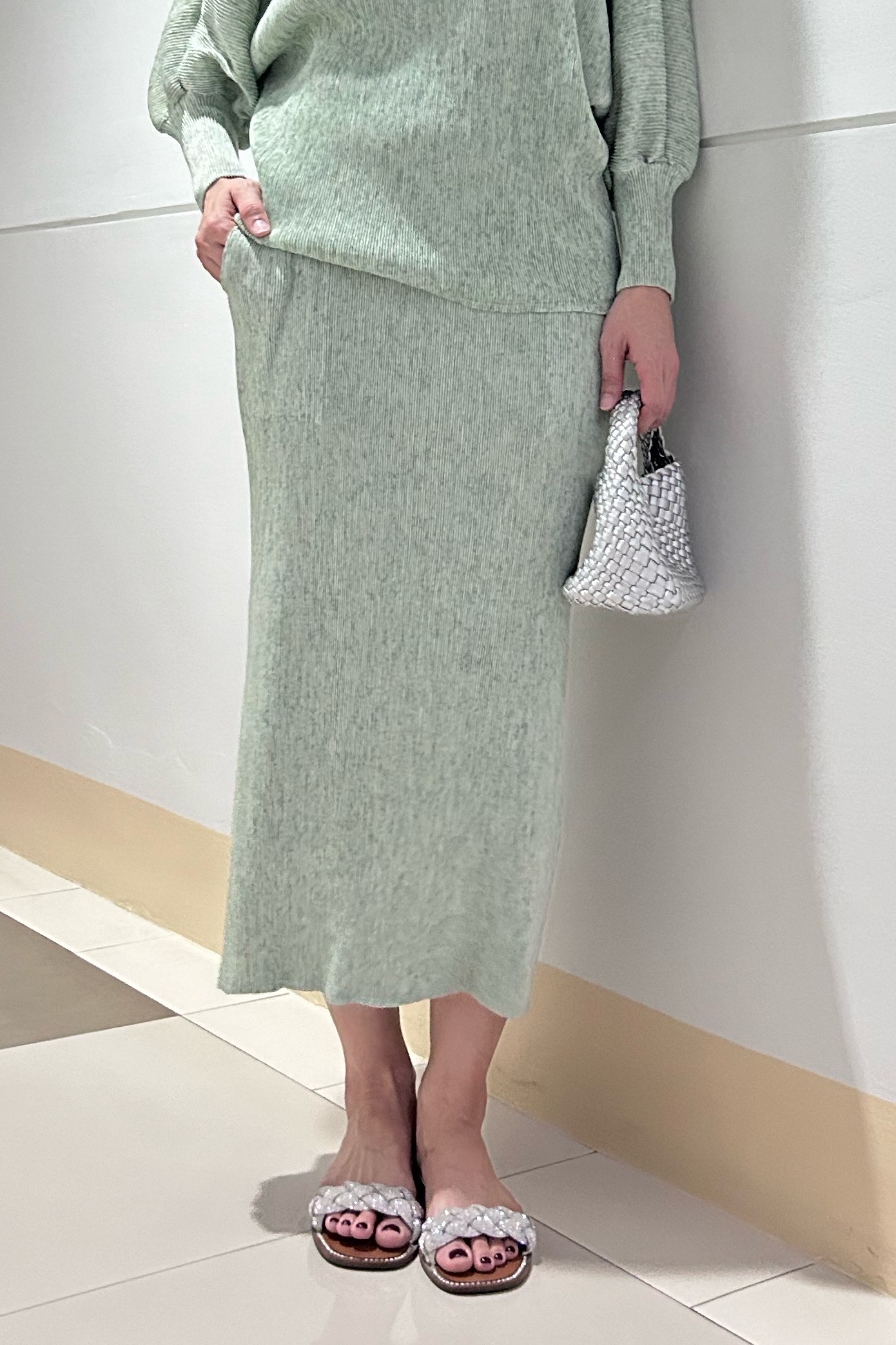 ปรับราคาลง20%!! ยาว 33.5นิ้ว! 2MUAY รุ่น GJO1847 กระโปรงพลีทคุณภาพ PENCIL KNIT PLEATED SKIRT 7 สี FREE SIZE