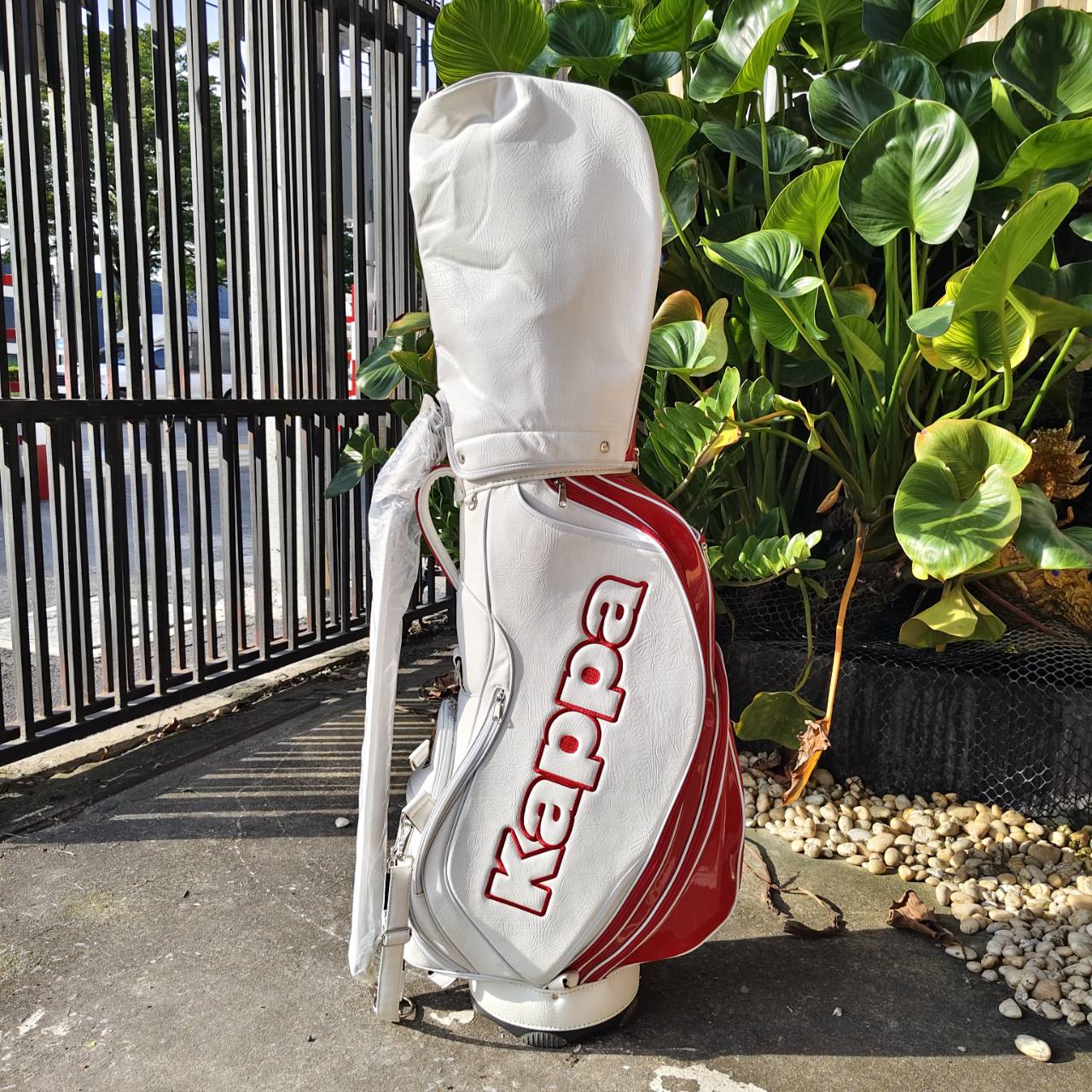 ถุงกอล์ฟ KAPPA ลุคสปอร์ตแบบอิตาลี งานดี ดีไซน์โดดเด่น เห็นแล้วรู้เลยว่าแบรนด์นี้!