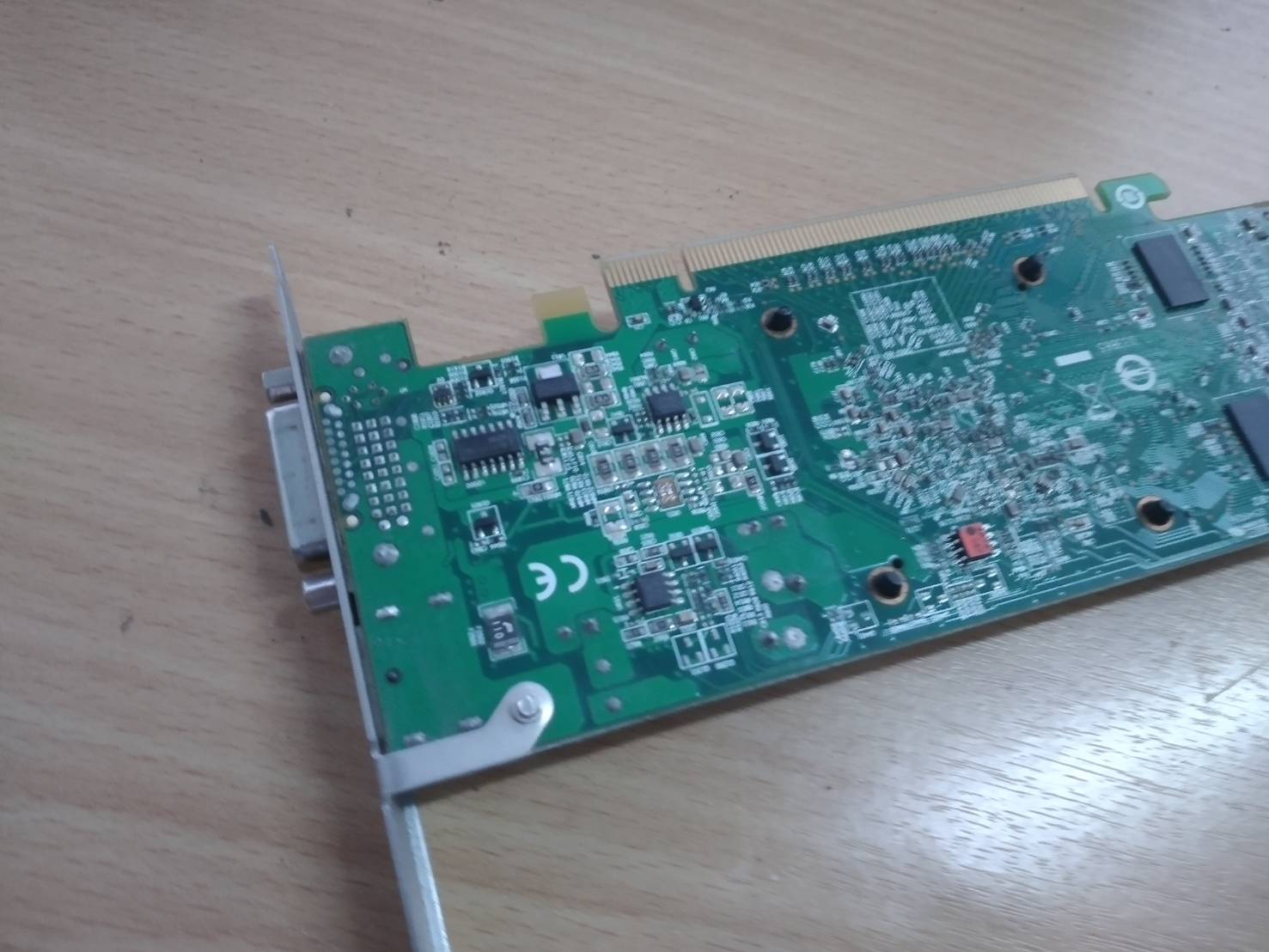 AMD Radeon HD 7450 Full Height 1GB DDR3 PCle x 16 DVI/DP FRU03T7091 BD3A75