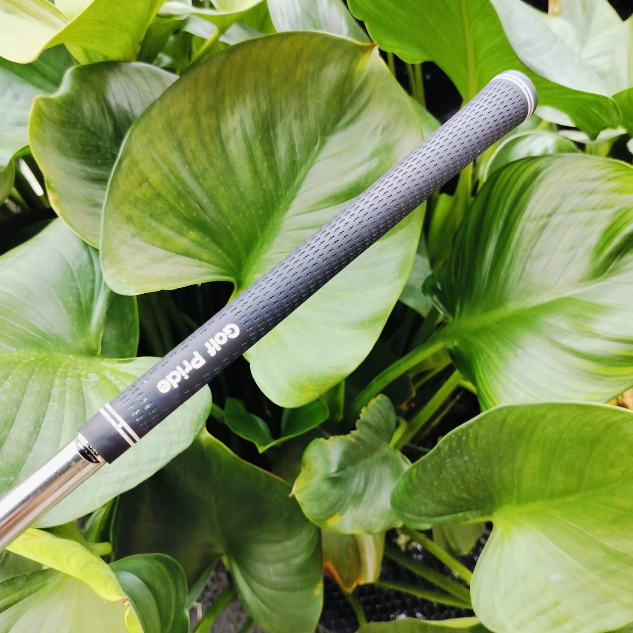 เหล็ก 4 Titleist AP2 716 FORGED ก้าน NS PRO LIGHT ผลิตด้วยกระบวนการทางวิศวกรรมที่แม่นยำ โดยใส่ทังสเตนความหนาแน่นสูงลงในใบเหล็ก ไม้กอล์ฟพรีเมี่ยมมือสอง ของแท้ By NakaraLuxurious