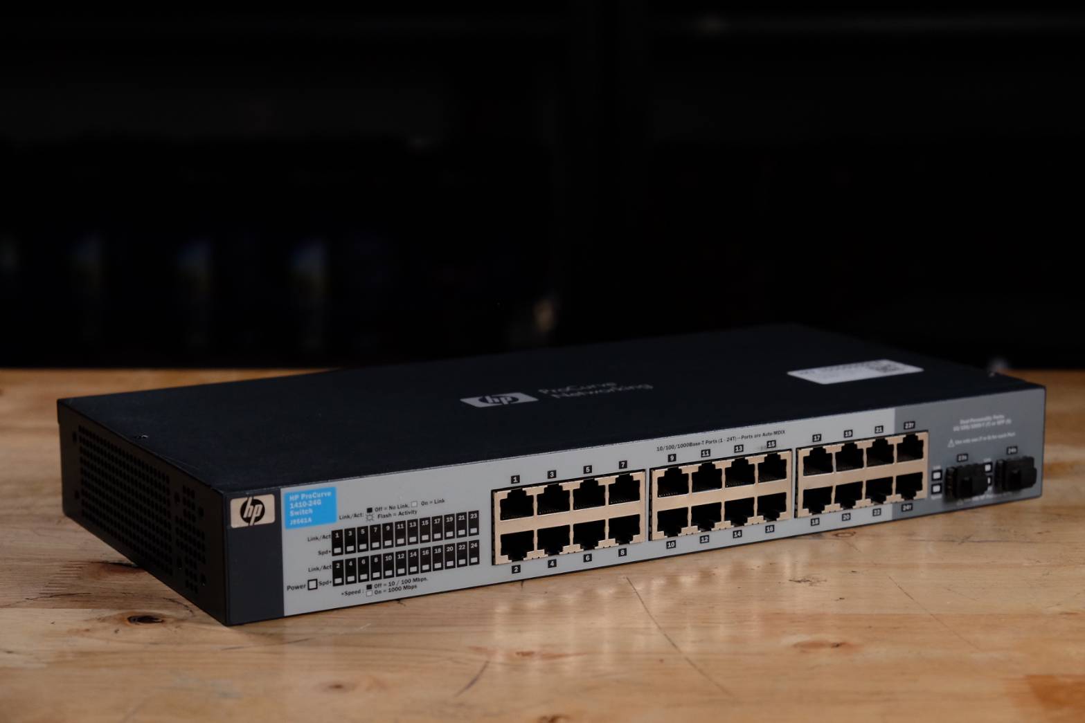 J9561A HP 1410-24G J9561A 24-Port Gigabit Switch