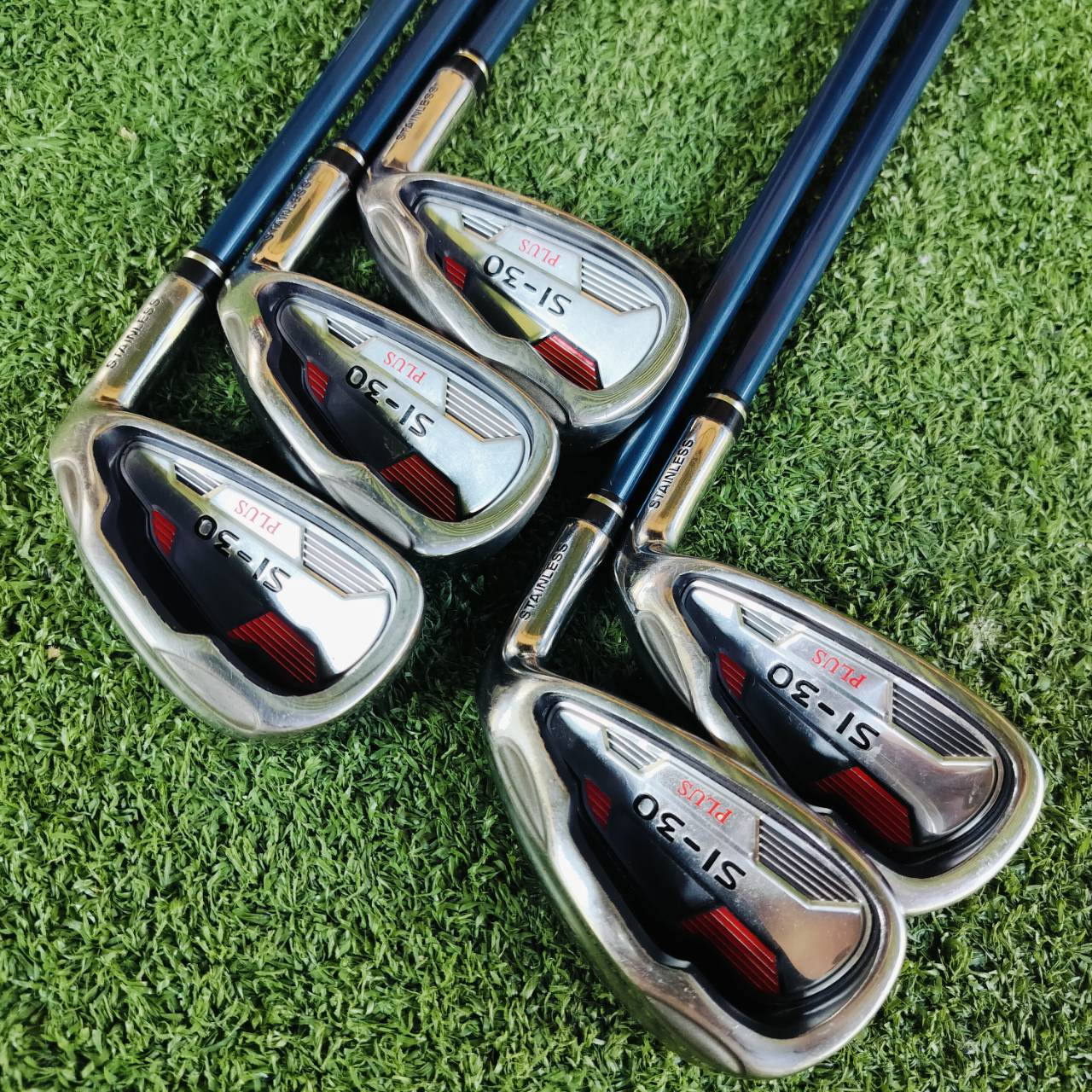 ชุดเหล็ก PROKENNEX SI-30 PLUS ก้าน TOUR BALANCE FLEX R เป็นชุดเหล็กที่มี CAVITY ลึก ด้าน SOLE ยืดยาวออกด้านหลัง ทำให้เป็นชุดที่ตีง่ายอย่างมาก ไม้กอล์ฟพรีเมี่ยมมือสอง ของแท้ By NakaraLuxurious