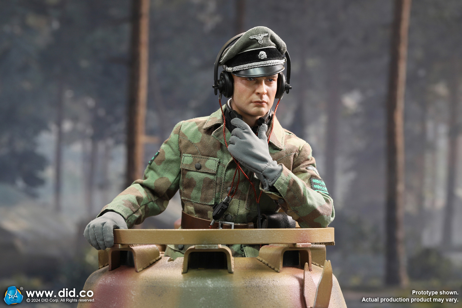 [สั่งจอง] DID D80176 1/6 : WWII German Commander - Max