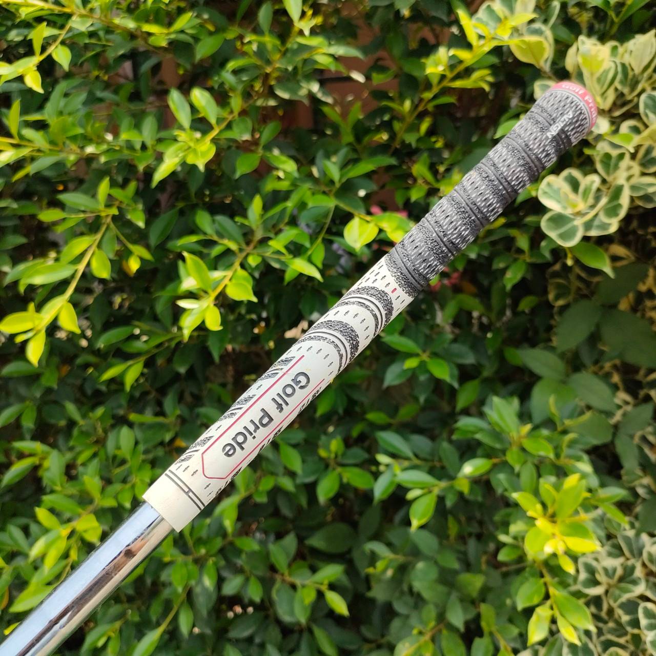 ** ไม้กอล์ฟสำหรับท่านที่ถนัดซ้าย ** ชุดเหล็ก TOURSTAGE X-BLADE CB มีเหล็ก 5-9 เเละ PW ก้าน N.S.PRO 950 FLEX R ชุดเหล็ก FORGED JAPAN เต็มคาราเบล และมี CAVITY BACK ทำให้ตีทั้งง่าย และนั่ม และมันส์ๆ ฟีลลิ่ง FORGED ญี่ปุ่นมาครบ มาเต็ม
