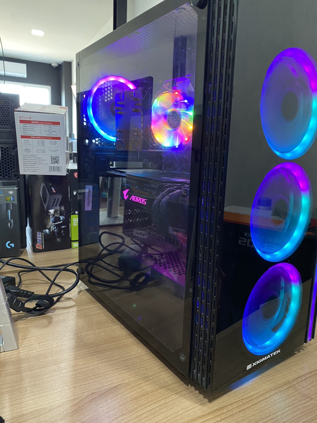 PC Gameming Case Xigmatek poseidon คอม สำหรับ เล่นเกมส์ ออกแบบ