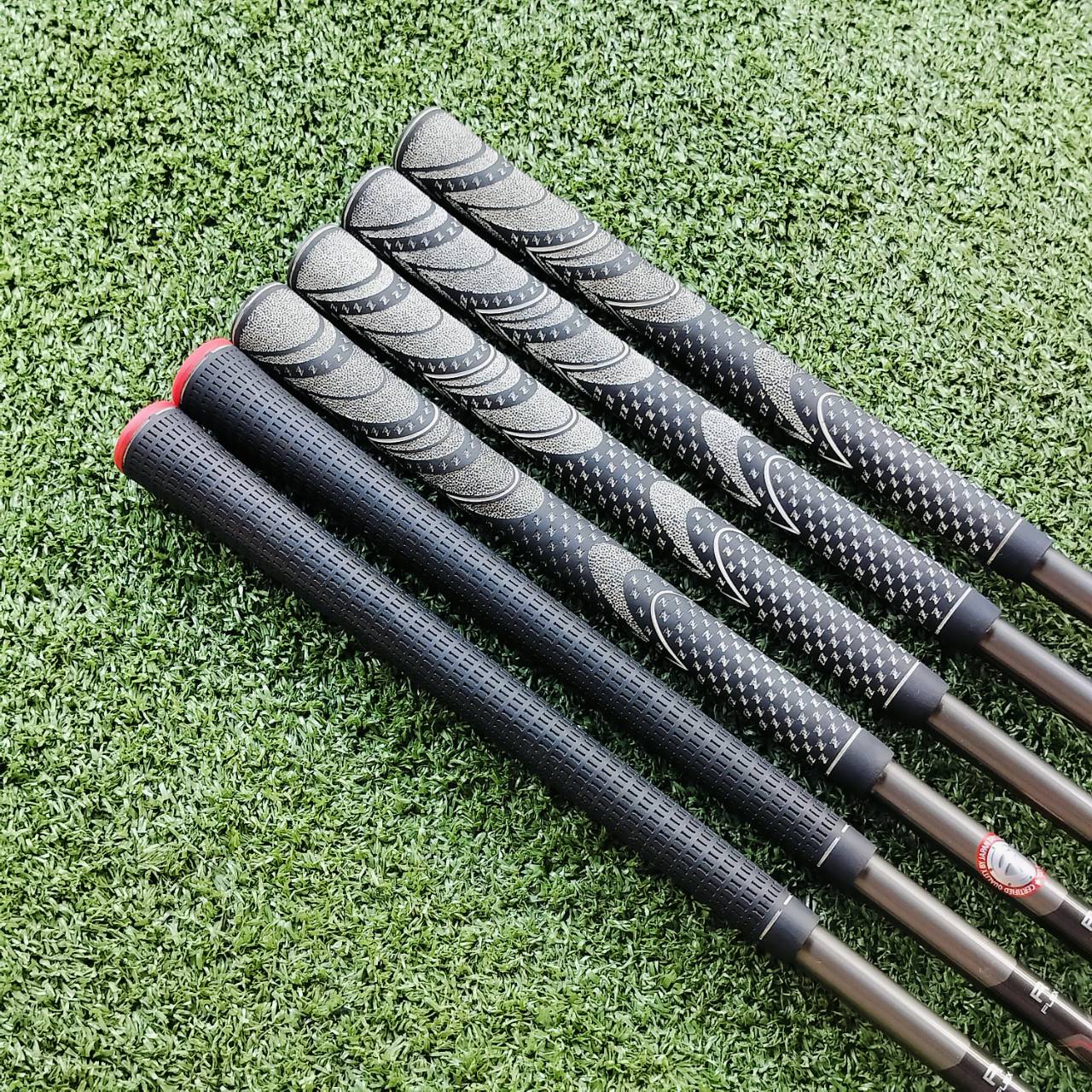 ชุดเหล็ก Taylormade RSi2 Forged สภาพสวยมาก เดิมๆทุกชิ้นเลยค่ะ มีเหล็ก 6 ชิ้น 5-6-7-8-9-PW ก้านกราไฟต์ TM7-215 FLEX R เป็นชุดเหล็กที่ชดเชยความผิดพลาดสูงสุด จากเทคโนโลยีที่ล้ำสมัยของ Taylormade ไม้กอล์ฟพรีเมี่ยมมือสอง ของแท้ By NakaraLuxurious