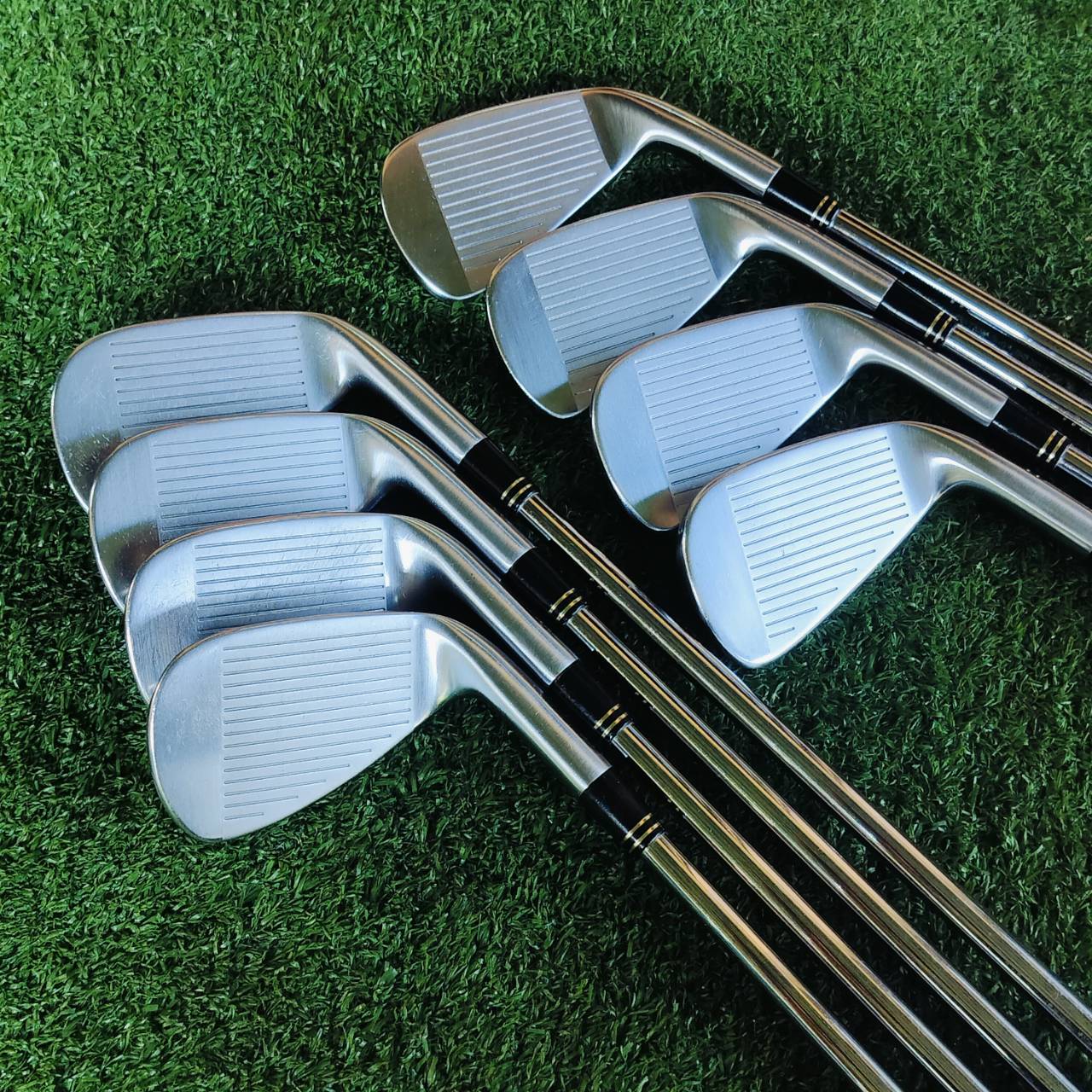 ** ไม้กอล์ฟมือซ้าย ** สวยมาก ชุดเหล็ก TAYLORMADE r7 TP มีเหล็ก 3-9 เเละ PW ครบค่ะ ก้าน NS PRO 950 FLEX R สติ๊กเกอร์ TP สวยครบชุดเลยค่ะ ไม้กอล์ฟพรีเมี่ยมมือสอง ของแท้ By NakaraLuxurious