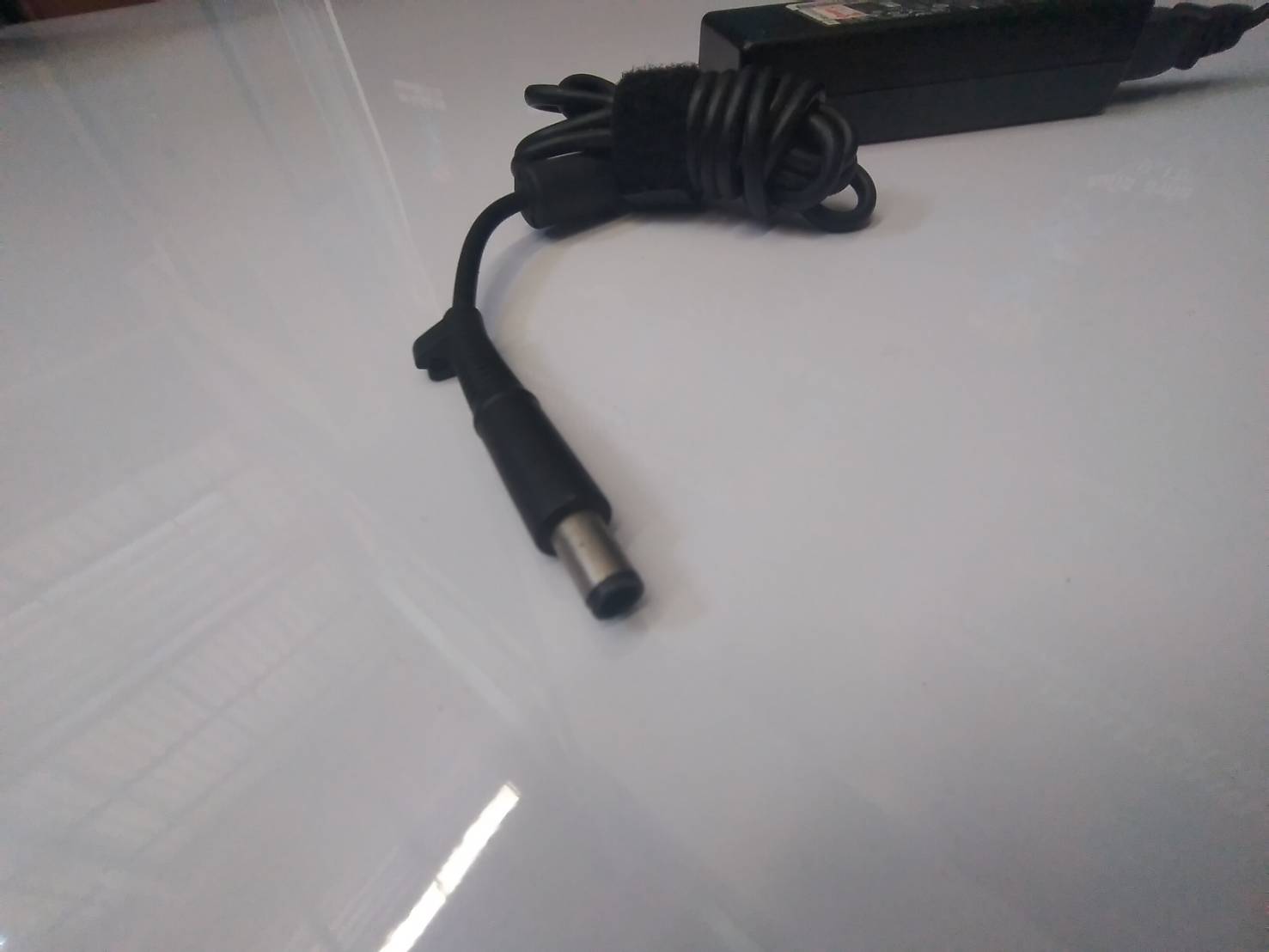 Genuine HP 90W AC adapter Compaq 6910p 8510p Elitebook 8460p 8470p 609940-001