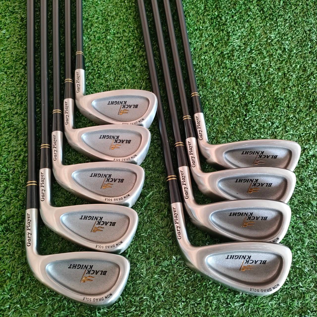 ชุดเหล็ก BLACK KNIGHT GARY PLAYER มีเหล็ก 3-9 เเละ PW SW ก้าน ALDILA FLEX MID ตีง่ายๆ และ คมมากๆ สปินเต็มที่ สภาพนางฟ้า เหมือนของใหม่!! ไม้กอล์ฟมือสอง ของแท้ BY NakaraLuxurious