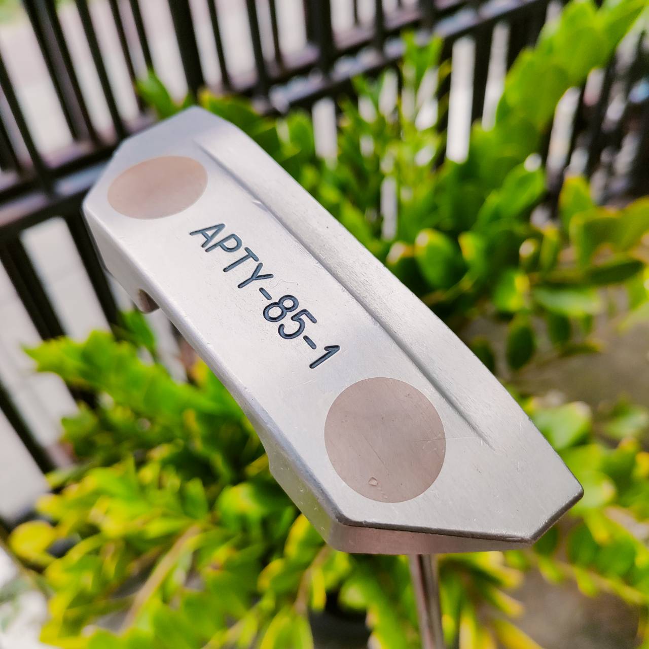 PUTTER APTY 85-1 ยาว 35 นิ้ว พลาดไม่ได้!!! เป็นพัตเตอร์ที่พัตต์นิ่งมาก หน้าสัมผัส MILLED ทั้งชิ้น ทำให้พัตต์เกาะไลน์ขั้นเทพจริงๆ ไม้กอล์ฟพรีเมี่ยมมือสอง ของแท้ By NakaraLuxurious