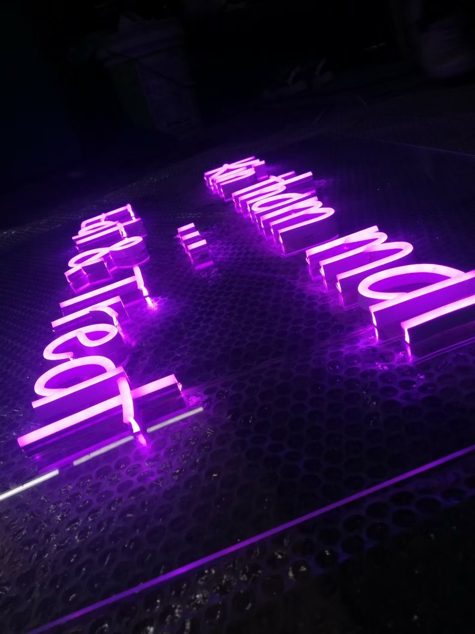 ป้ายไฟนีออน