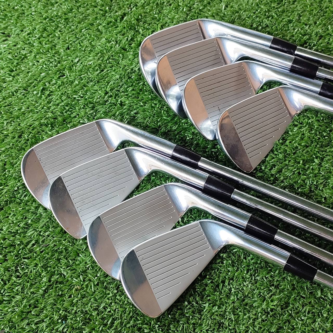 **ไม้กอล์ฟมือซ้าย** ชุดเหล็ก TITLEIST 690 MB มีเหล็ก 3-9 เเละ PW ก้าน DYNAMIC GOLD S200 เหล็ก FORGED ระดับพรีเมี่ยม ไม้กอล์ฟพรีเมี่ยมมือสอง ของแท้ By NakaraLuxurious