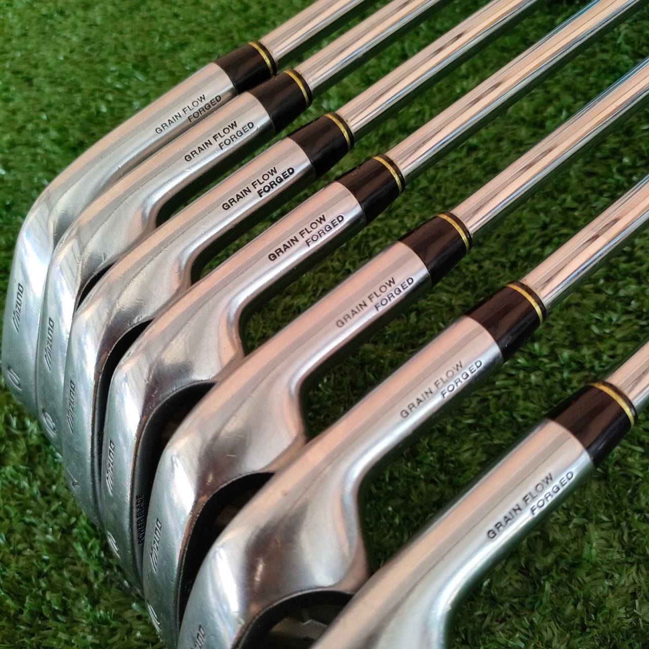 ชุดเหล็ก MIZUNO T- ZOID COMP EZ POWER BLADE มีเหล็ก 5-9 เเละ PW SW ก้าน RIFLE FCM 6.0 เป็นเหล็ก GRAIN FLOW FORGED พรีเมี่ยมญี่ปุ่น ก้านก็ดีมากๆ เป็นไรเฟิล ไม่มีปล้องลดการสั่น ใบคมแต่มี Cavity ตีง่าย มันส์ สำคัญ ราคาแบบคุ้มจัดๆ