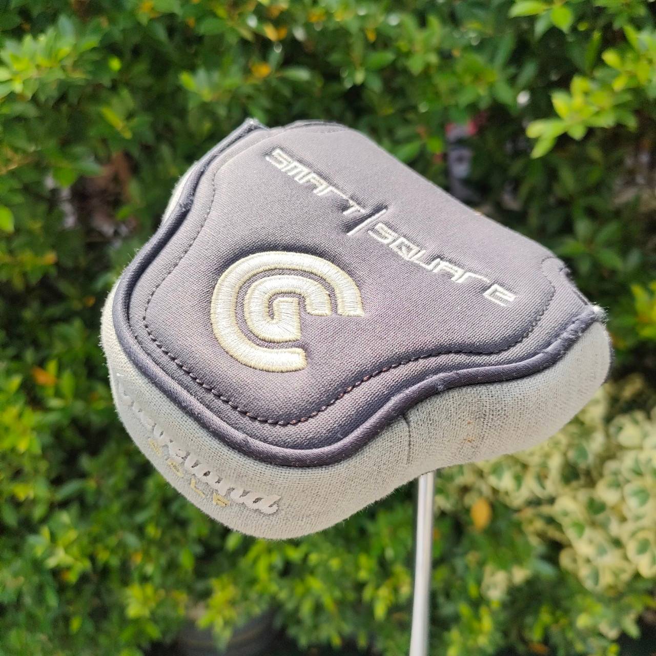 PUTTER CLEVELAND SMART SQUARE ความยาว 34 นิ้ว พัตต์ตรง!! สภาพสวยเดิมๆเลย มี COVER มาให้ด้วย รุ่นนี้เล็งง่ายกว่าเป็นสี่เหลี่ยม และออกแบบให้เป็นการชดเชยความผิดพลาดอย่างสูงสุด!! ไม้กอล์ฟมือสอง ของแท้ BY NakaraLuxurious