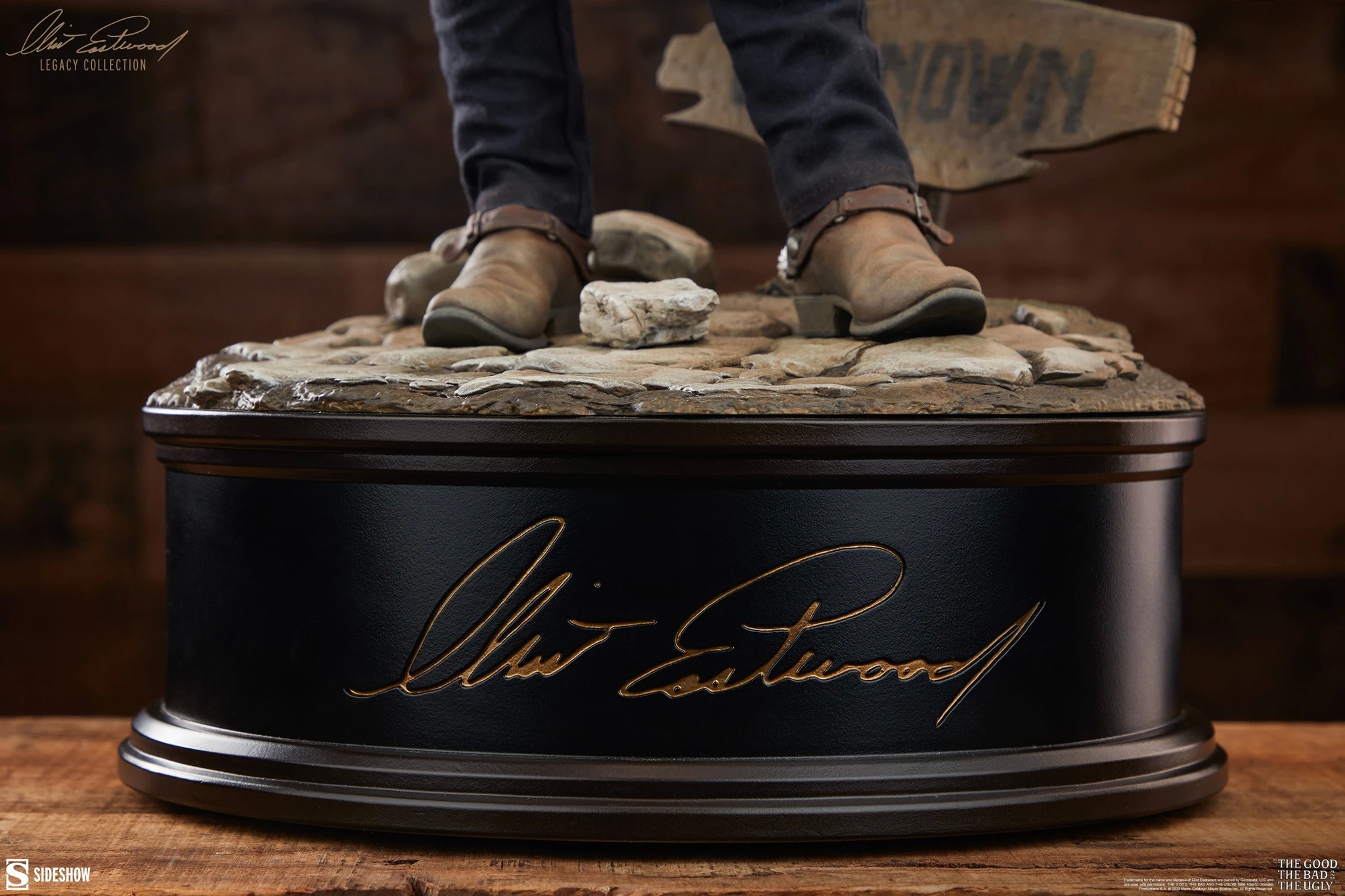 [สั่งจอง]Sideshow 300809 : Clint Eastwood Legacy Collection - The Man with No Name Premium Format Figure