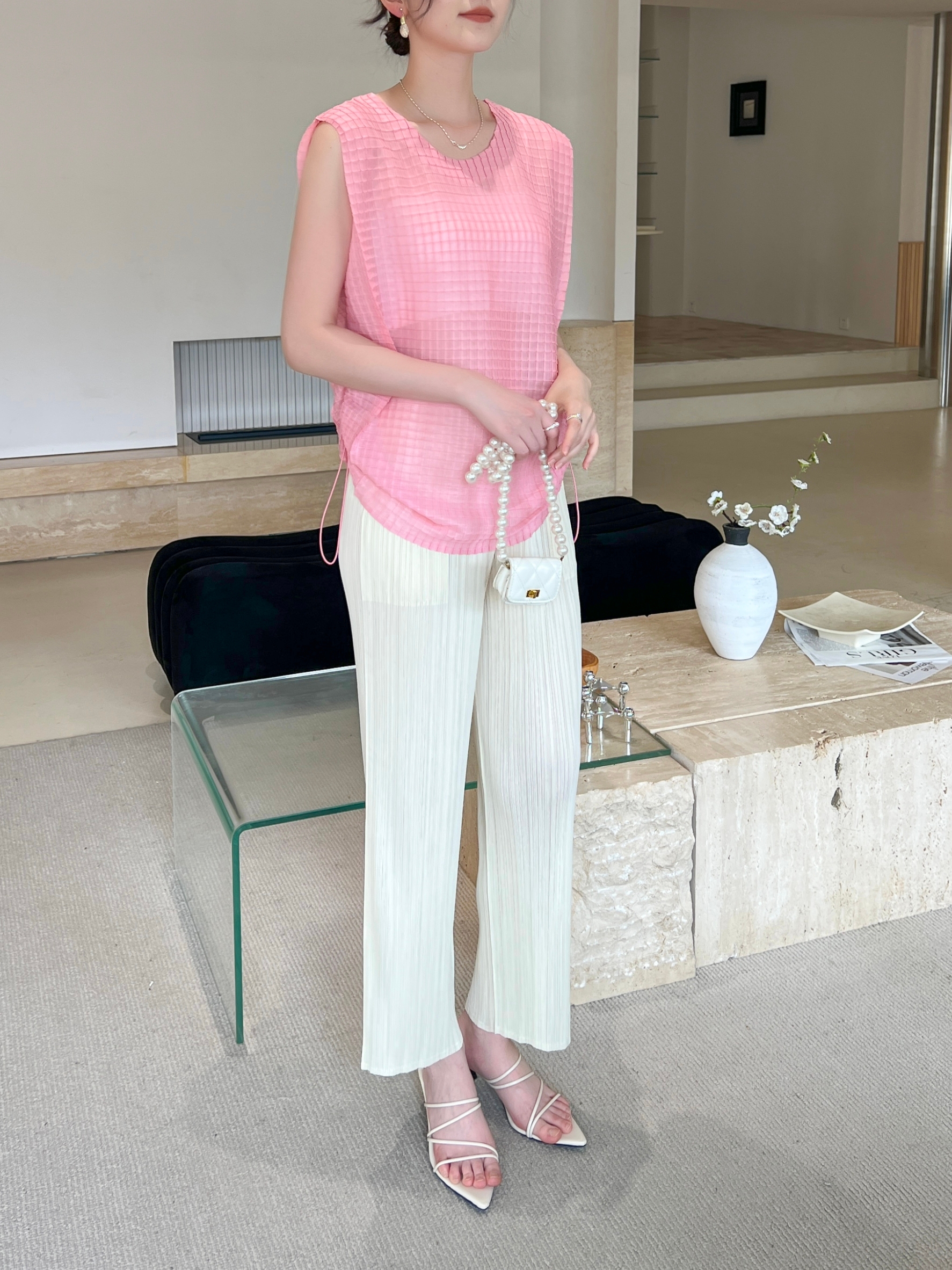 ปรับราคาลง20%!! 2MUAY รุ่น GJO3868 เสื้อพลีททรง OVER SIZE ปรับขนาดได้ SLEEVELESS SQUARE PLEATED TOP 9 สี FREE SIZE