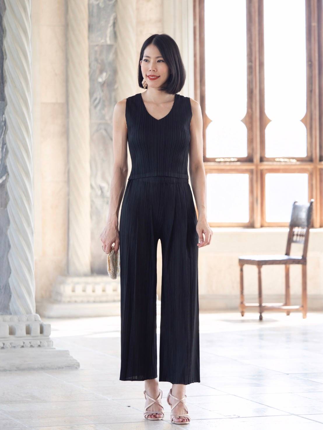 ยาว 16.5นิ้ว 2MUAY BASIC รุ่น GJO7739 SLEEVELESS V NECK CROP PLEATED TOP เสื้ออัดพลีทงานคุณภาพ เสื้อครอป 13สี FREE SIZE