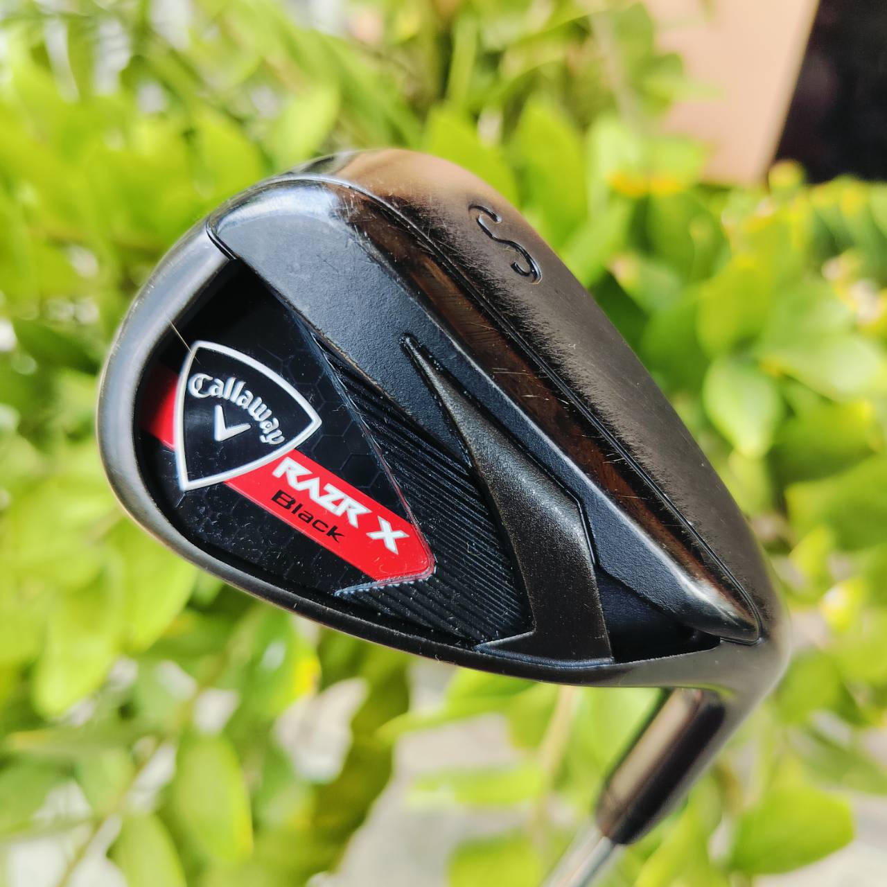 ชุดเหล็ก Callaway RAZR X Black PVD Finish ใบเหล็กสีดำ ให้ความดุดัน สวยงามสะดุดตา และลดแสงสะท้อนได้เป็นอย่างดี ไม้กอล์ฟพรีเมี่ยมมือสอง ของแท้ By NakaraLuxurious