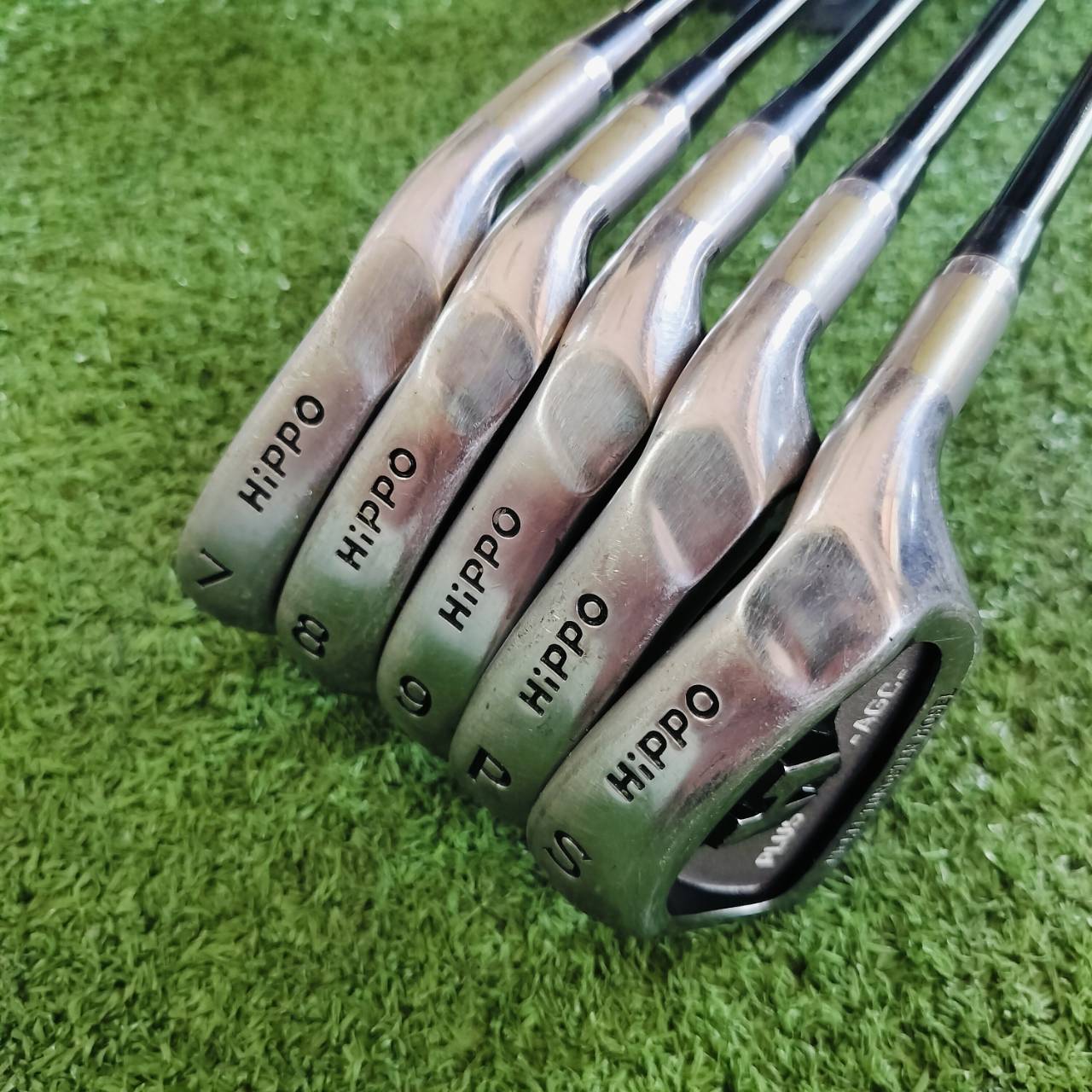 ลดล้างสต๊อค!!! ชุดเหล็ก HIPPO PLUS -AGC- สภาพสวยมาก ก้านกริพเดิมๆ ไม้กอล์ฟพรีเมี่ยมมือสอง ของแท้ By NakaraLuxurious