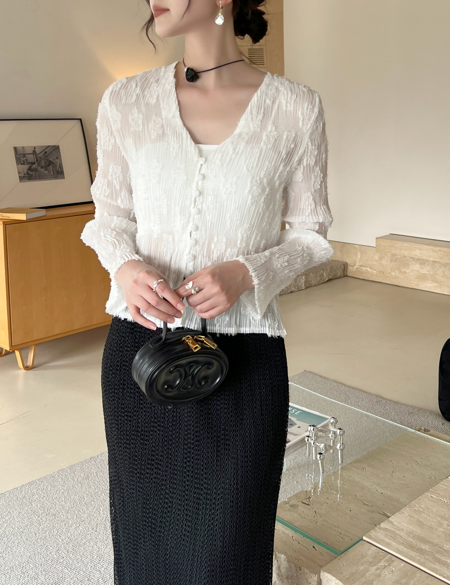 ปรับราคาลง20%!! 2MUAY รุ่น GJO2025 เสื้ออัดพลีทคุณภาพ V NECK BUTTON FRONT CRINKLE PLEATED TOP 6 สี FREE SIZE