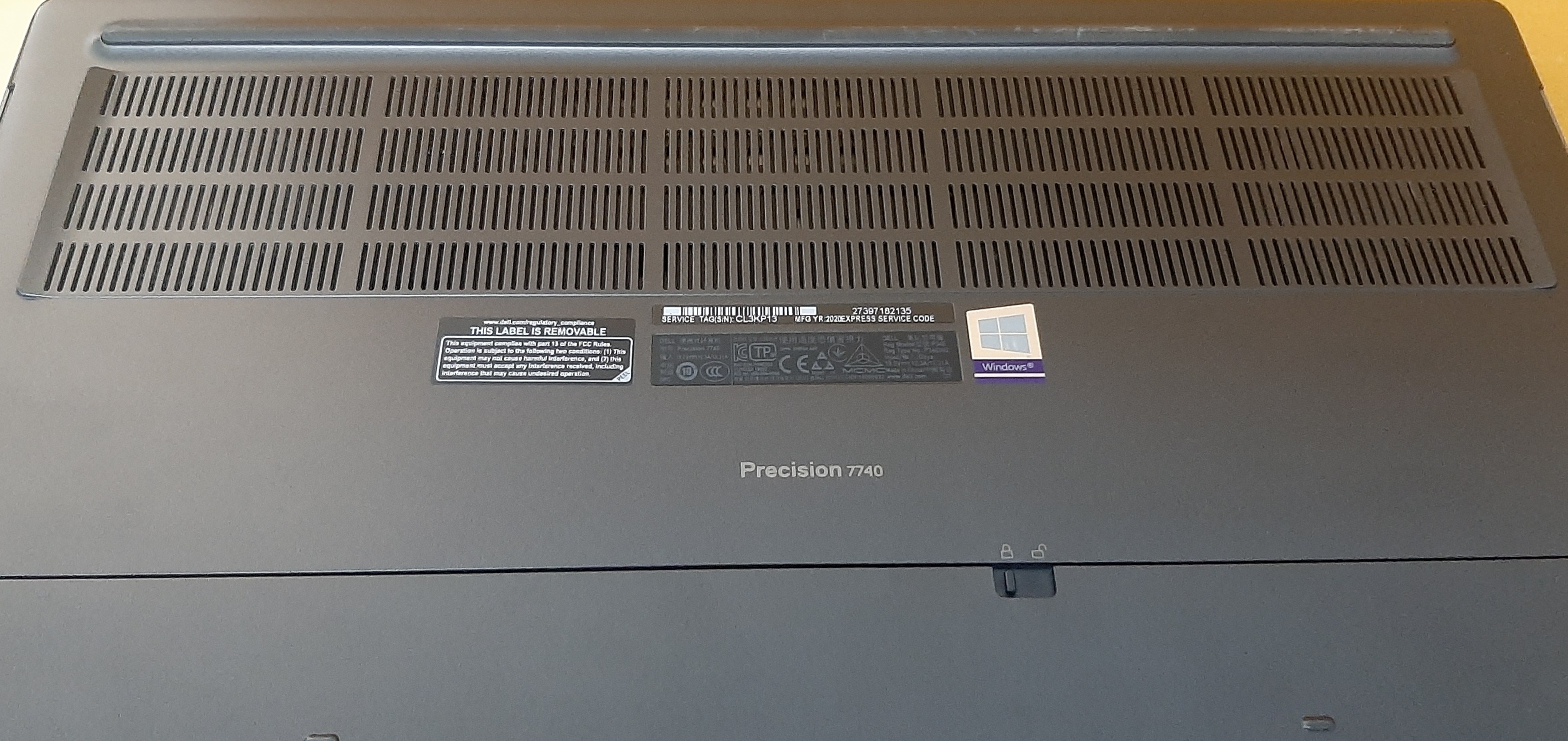 โน๊ตบุ๊คมือสอง สเปคเทพ Dell Precision 7740 (CPU Xeon E-2286M Ram128GB SSD M.2 1TB GPU16GB) พร้อมอะแดปเตอร์ สภาพดี ประกันร้าน 1 เดือน