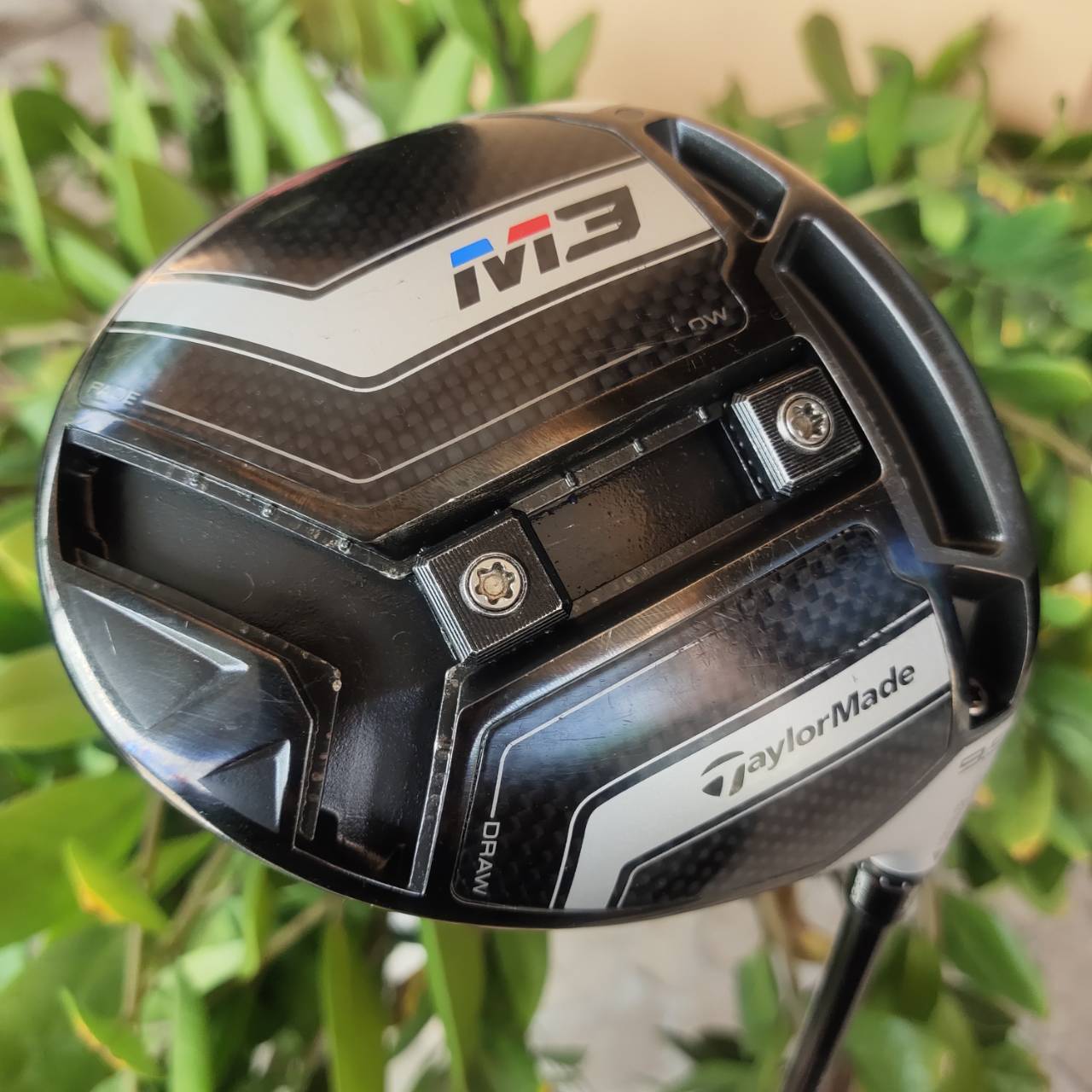 DRIVER TAYLORMADE M3 องศา 9.5 ก้าน KUROKAGE FLEX S ก้านดีมากๆ หน้า TWIST FACE กระดองเคฟล่างามๆ ไขปรับได้ทุกวงสวิง หน้าไม้มี SPEED POCKET เพื่อเพิ่มความเด้งขั้นสุด ไม้กอล์ฟพรีเมี่ยมมือสอง ของแท้ By NakaraLuxurious